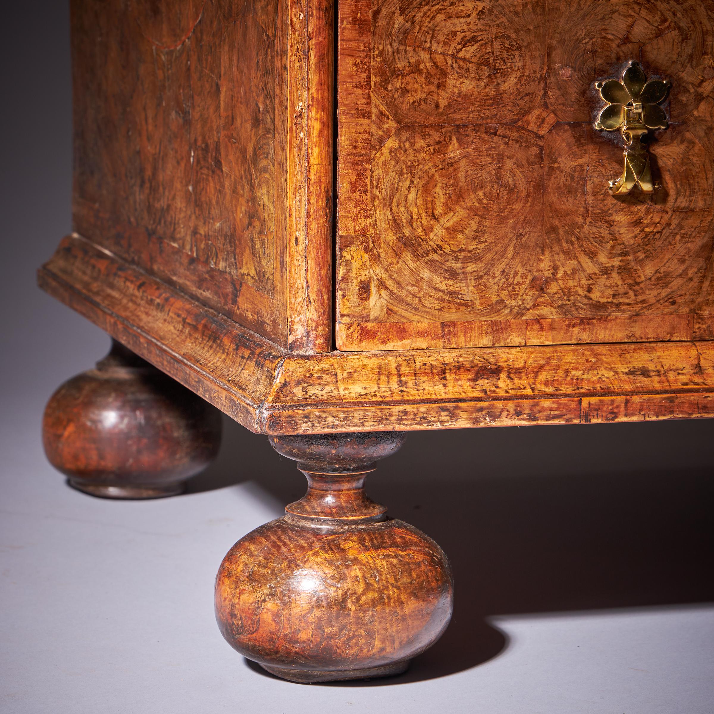 A Fine 17th Century Charles II Olive Oyster Chest, Circa 1680 England For Sale 5