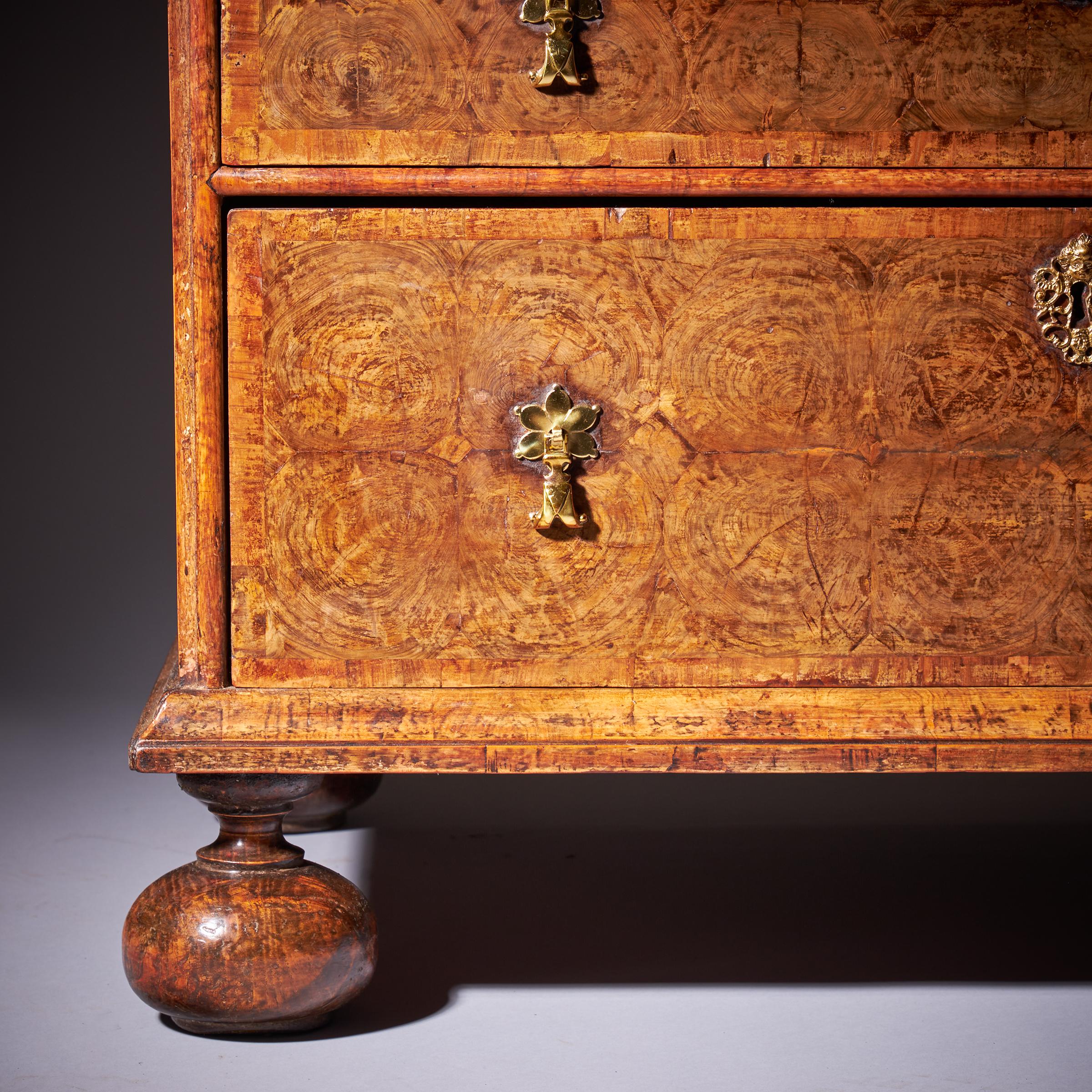 A Fine 17th Century Charles II Olive Oyster Chest, Circa 1680 England For Sale 2