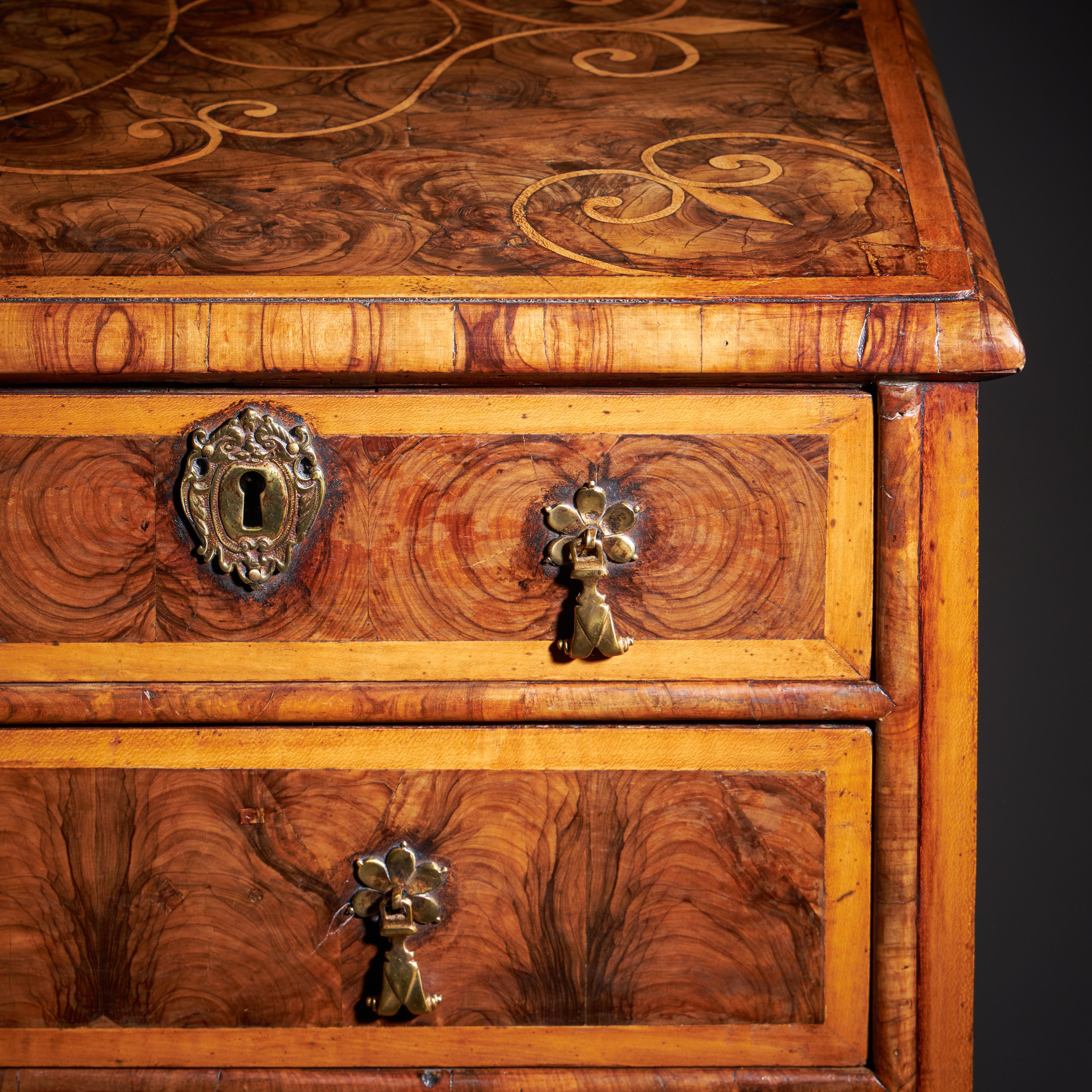Britannico Charles Charles II Olive Oyster Chest del XVII secolo, CIRCA 1690, Inghilterra in vendita