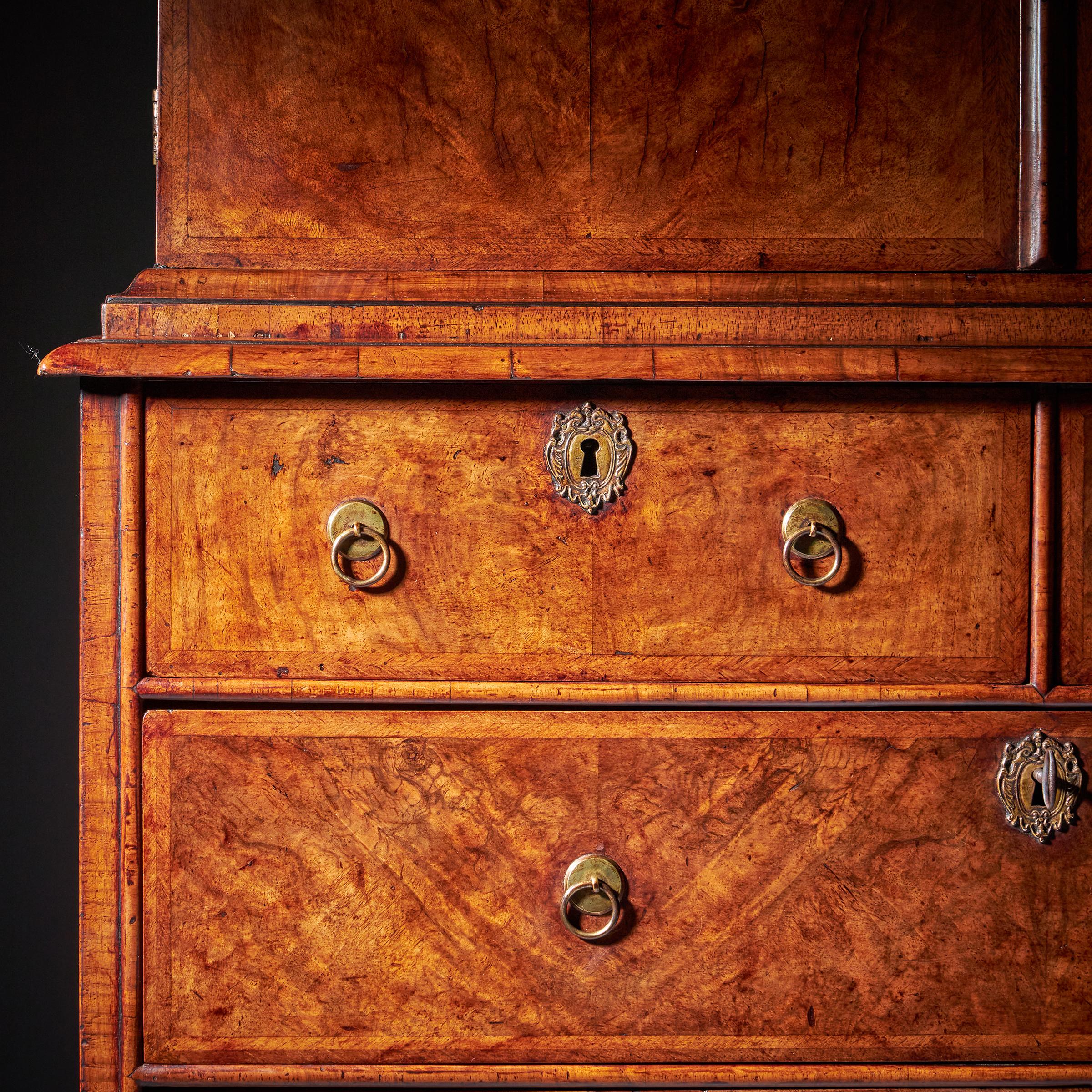 Fine 17th Century William and Mary Burl Walnut Cabinet on Chest, Circa 1690 For Sale 6
