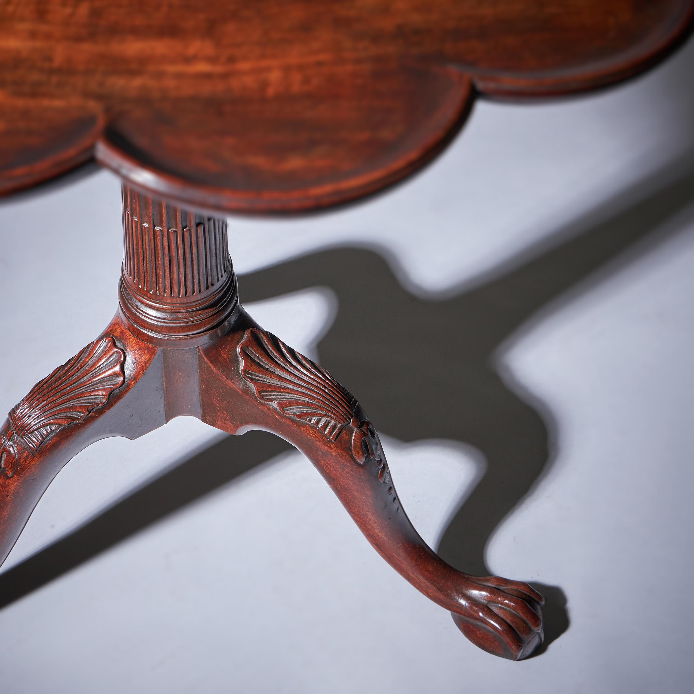 Fine 18th Century George II Mahogany Pie-Crust Tripod Table, circa 1750 7