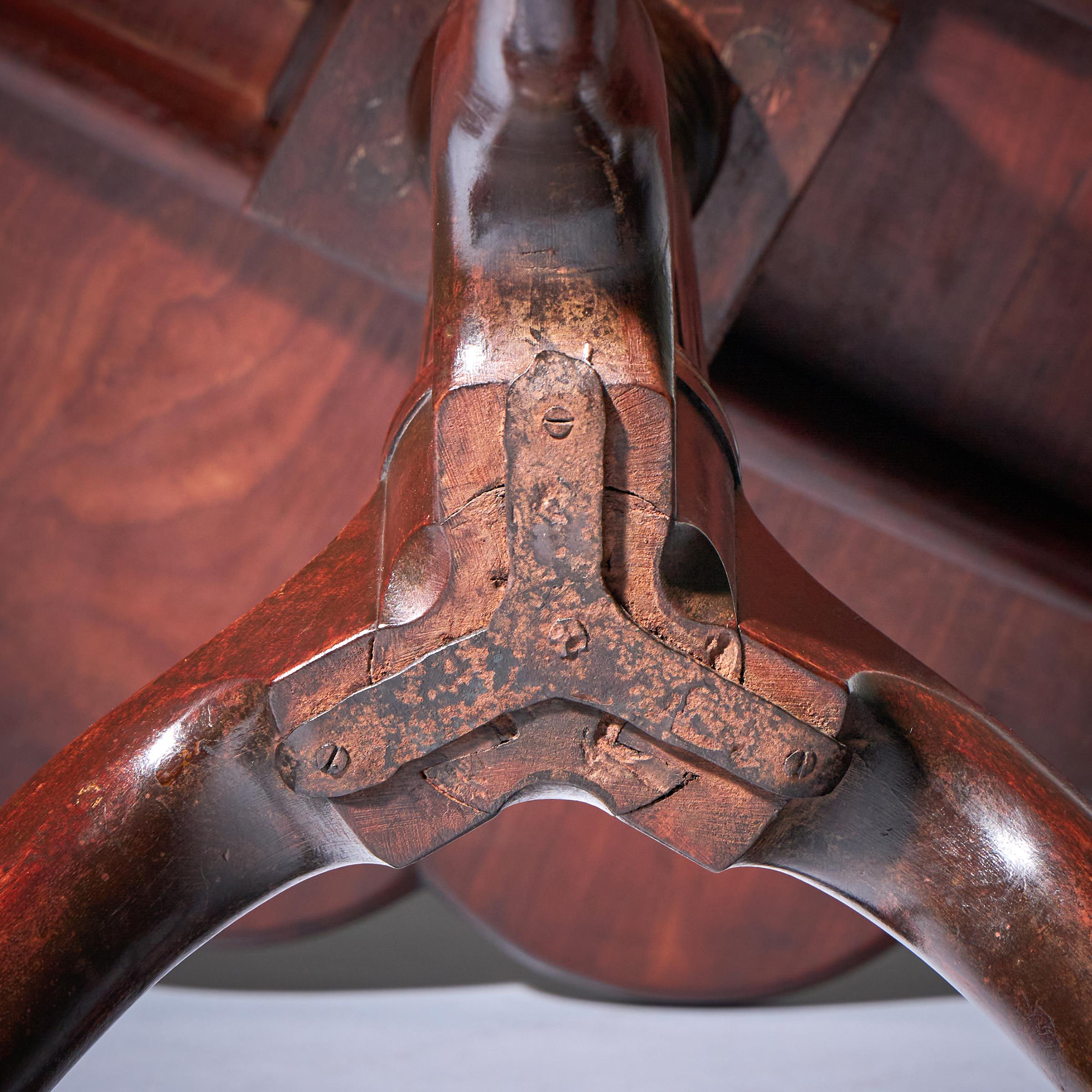 Fine 18th Century George II Mahogany Pie-Crust Tripod Table, circa 1750 9