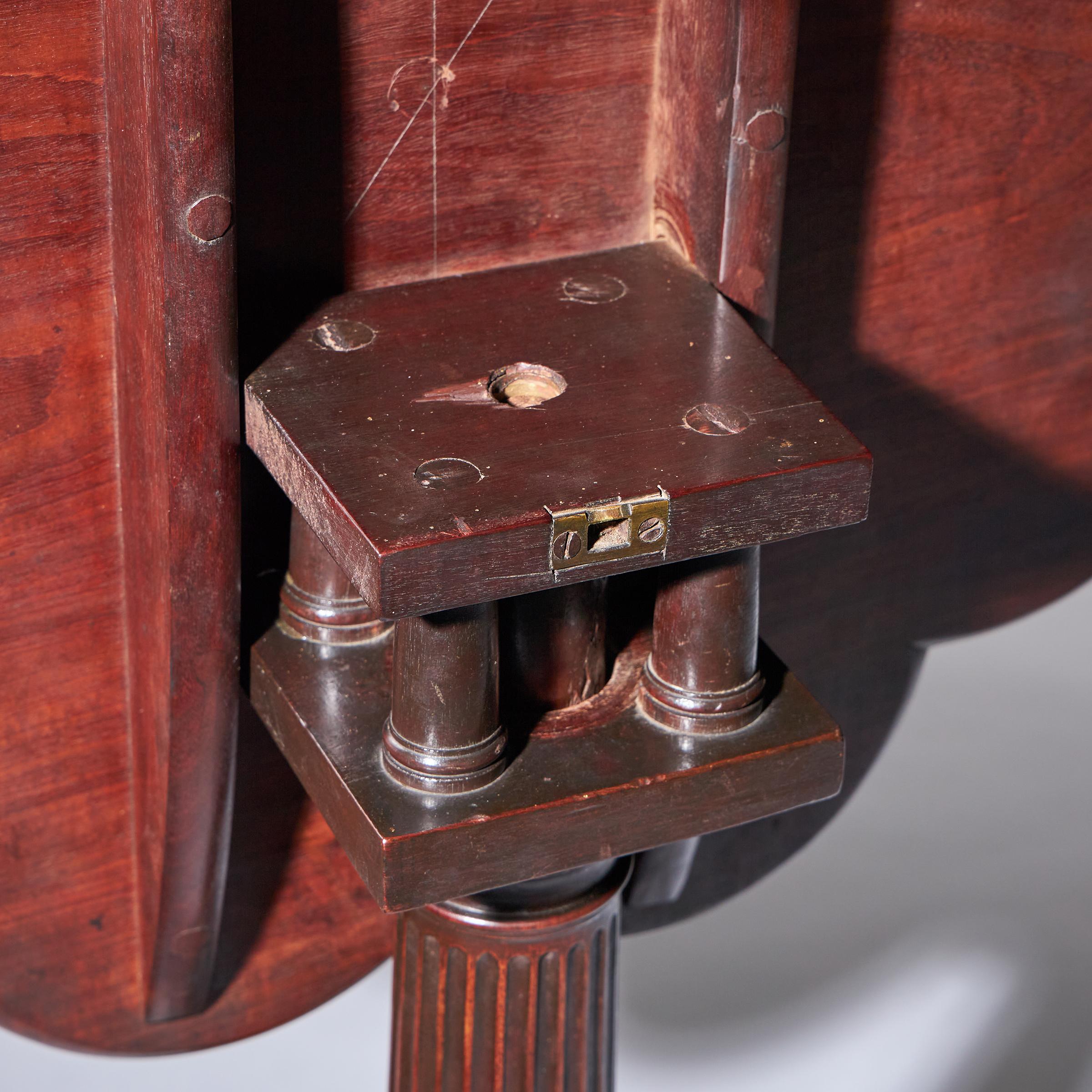 Fine 18th Century George II Mahogany Pie-Crust Tripod Table, circa 1750 In Good Condition In Oxfordshire, United Kingdom