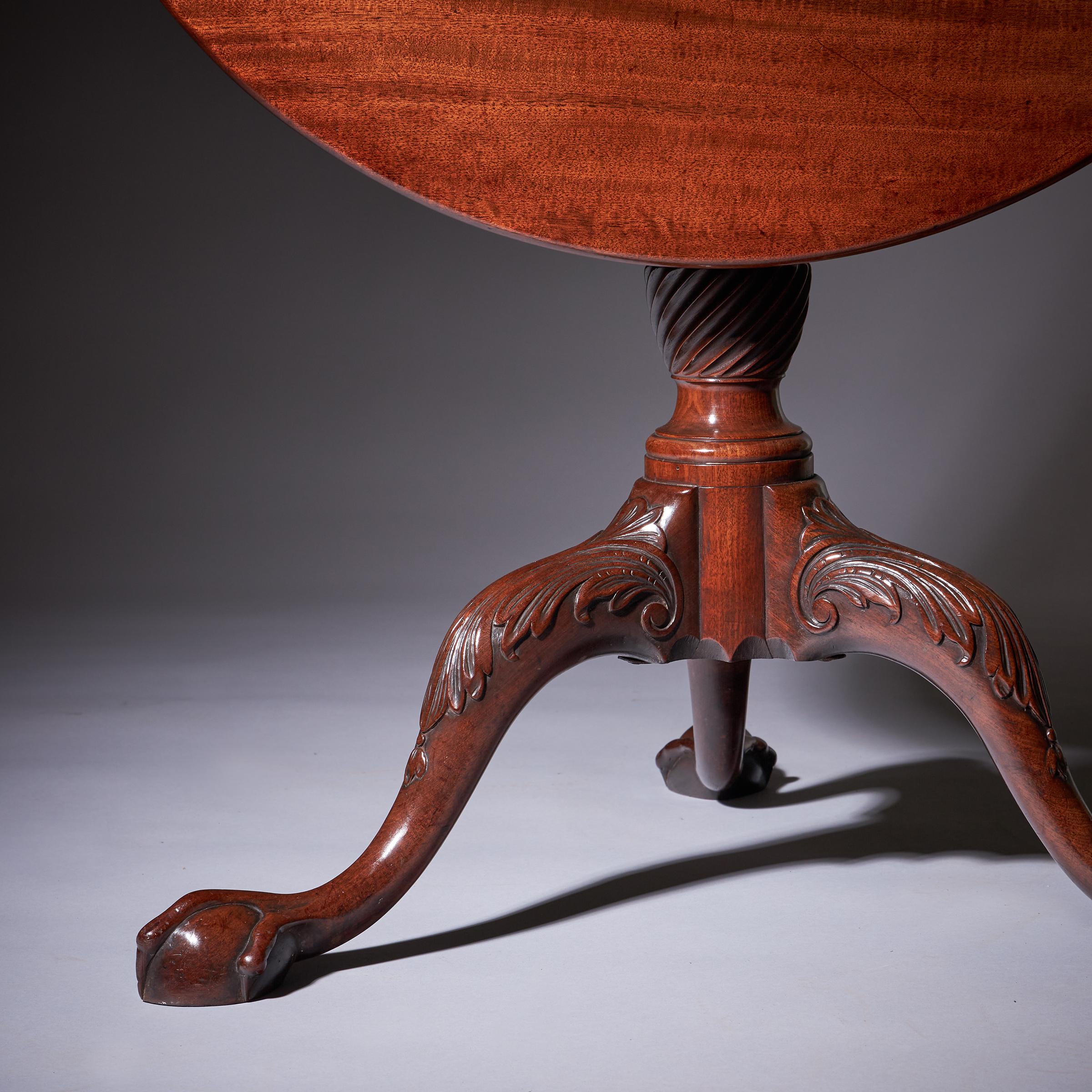 Belle table tripode George II du 18ème siècle, vers 1760 en vente 6
