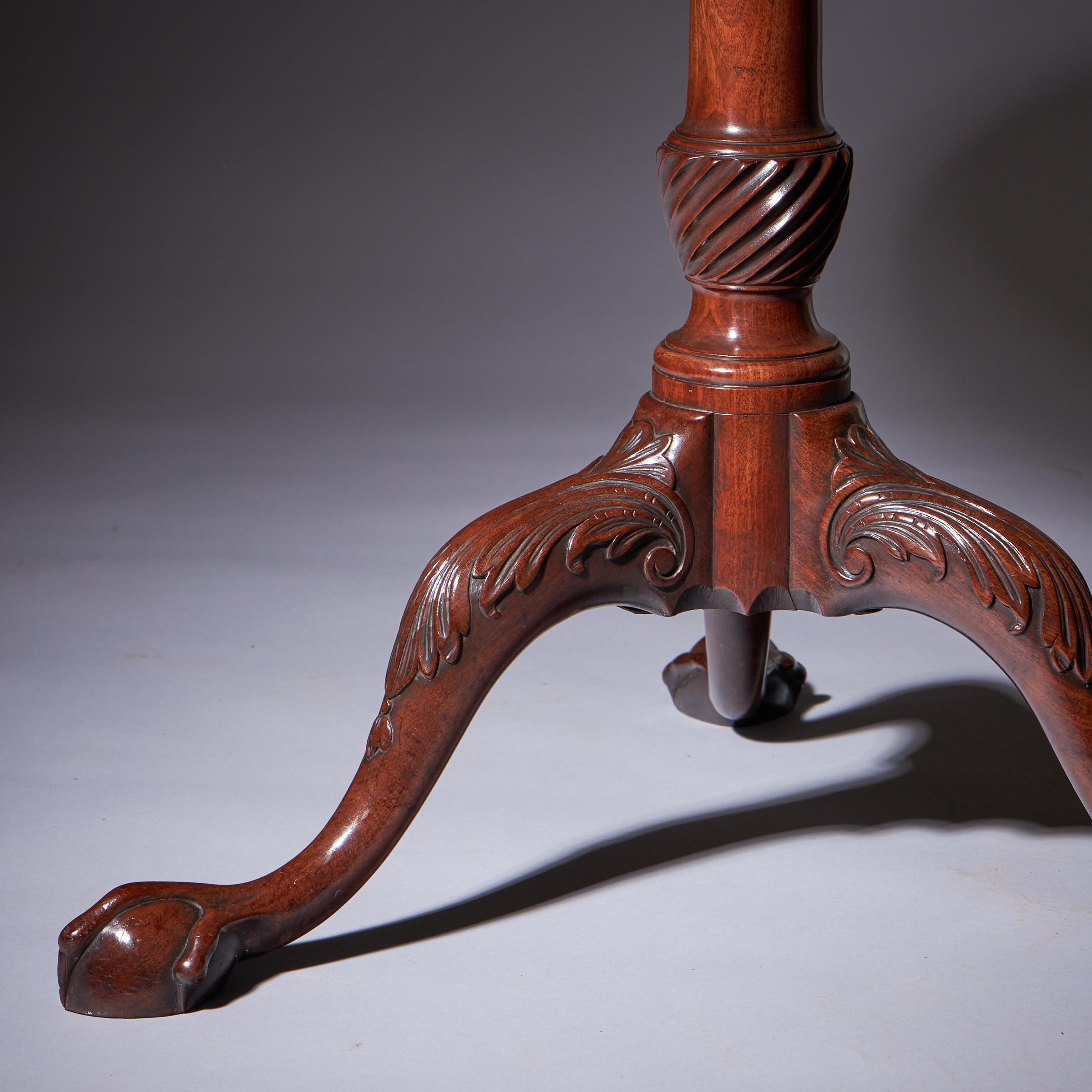 Belle table tripode George II du 18ème siècle, vers 1760 en vente 9