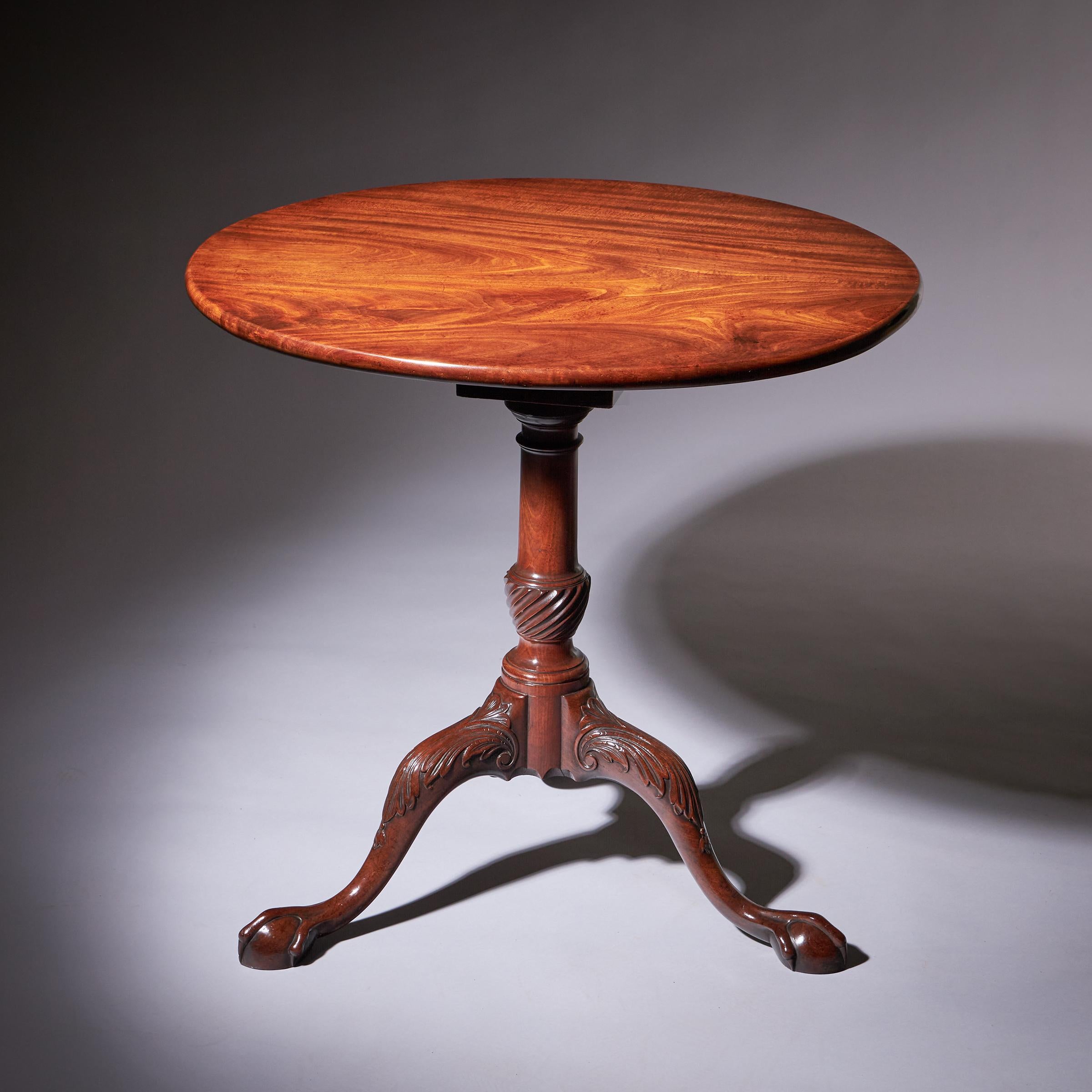Acajou Belle table tripode George II du 18ème siècle, vers 1760 en vente