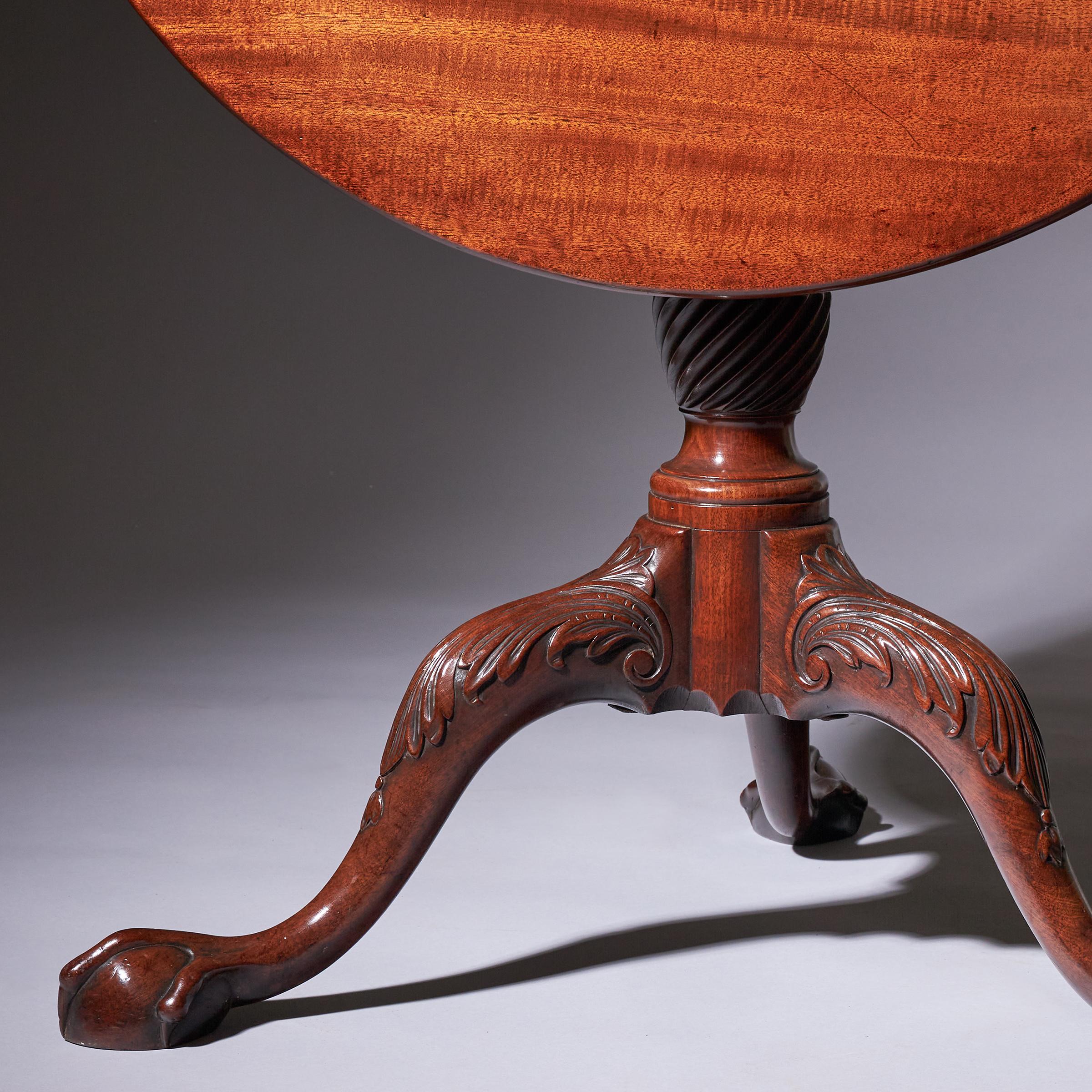 Belle table tripode George II du 18ème siècle, vers 1760 en vente 3