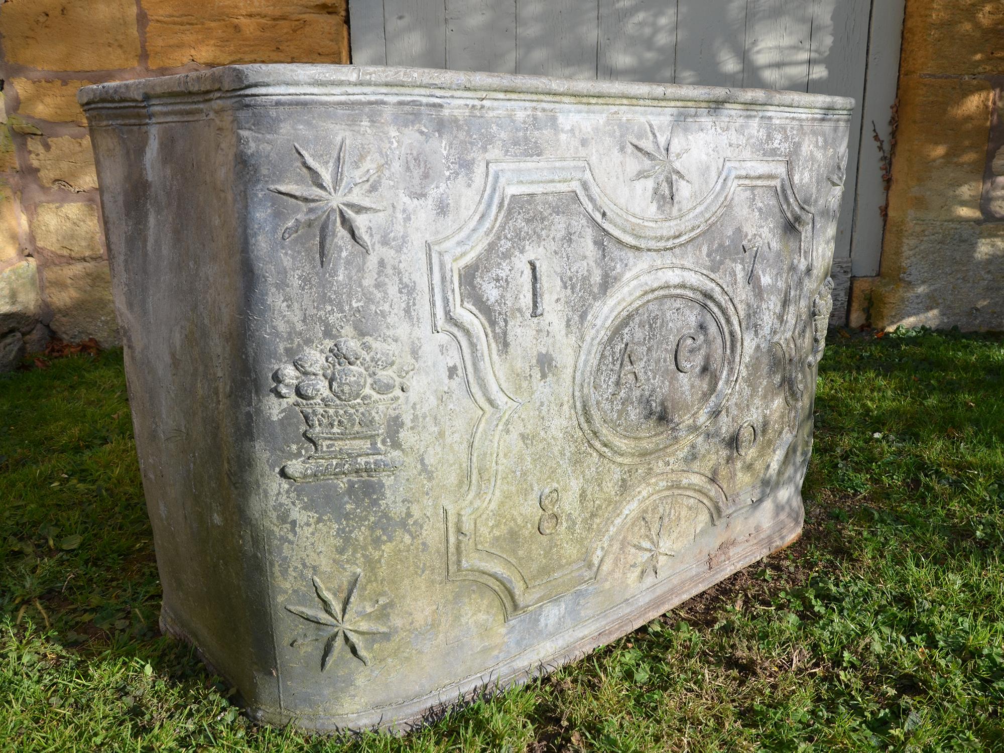 Fine 18th Century Lead Cistern For Sale 3