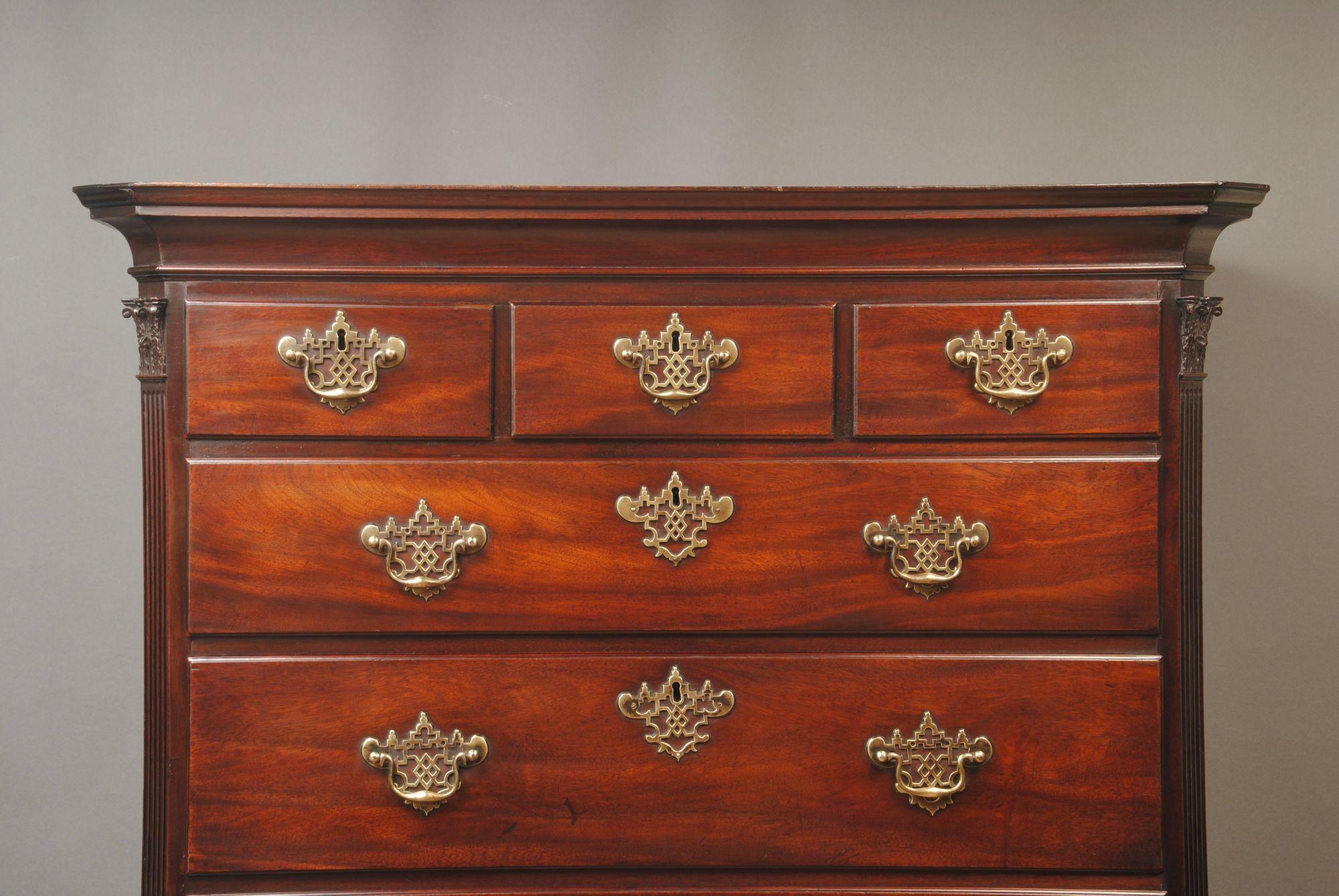 English A Fine 18th Century Mahogany Chest On Chest For Sale