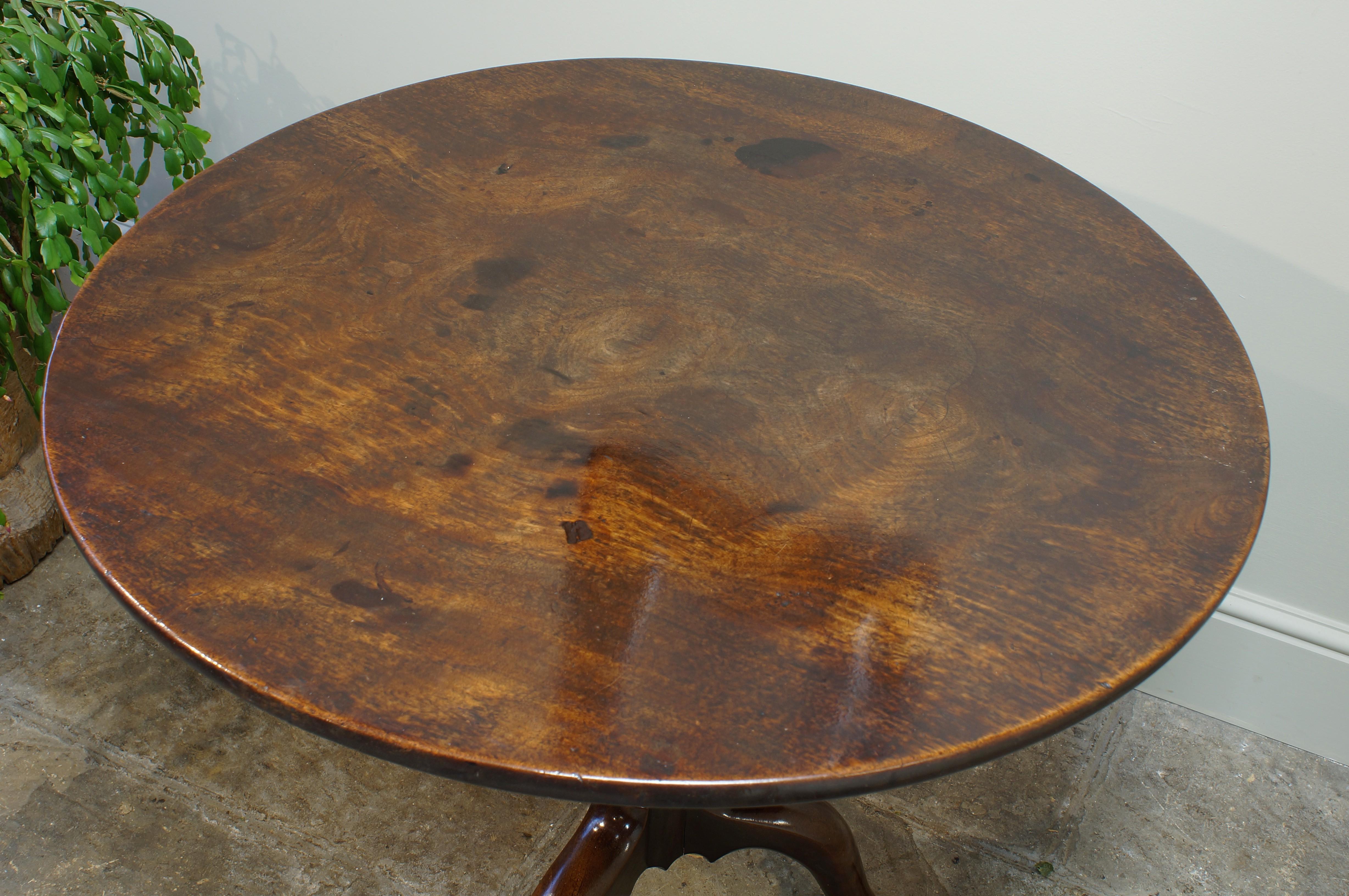 A Fine 18th Century Mahogany Tripod Table. For Sale 4