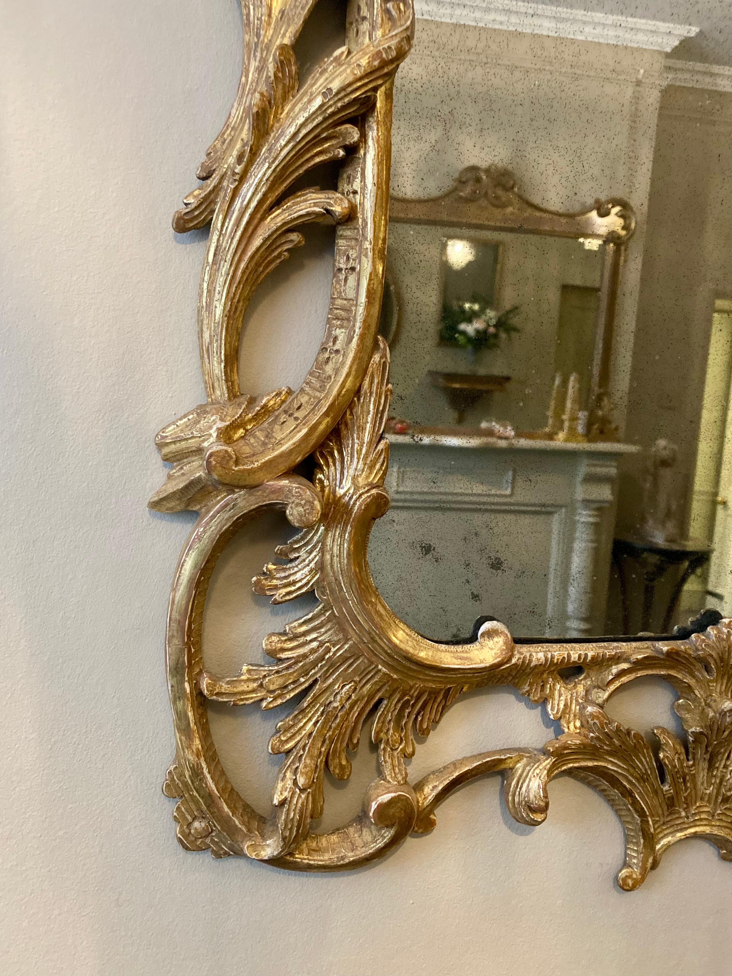 Carved A fine 18th century period carved giltwood Chippendale wall mirror For Sale
