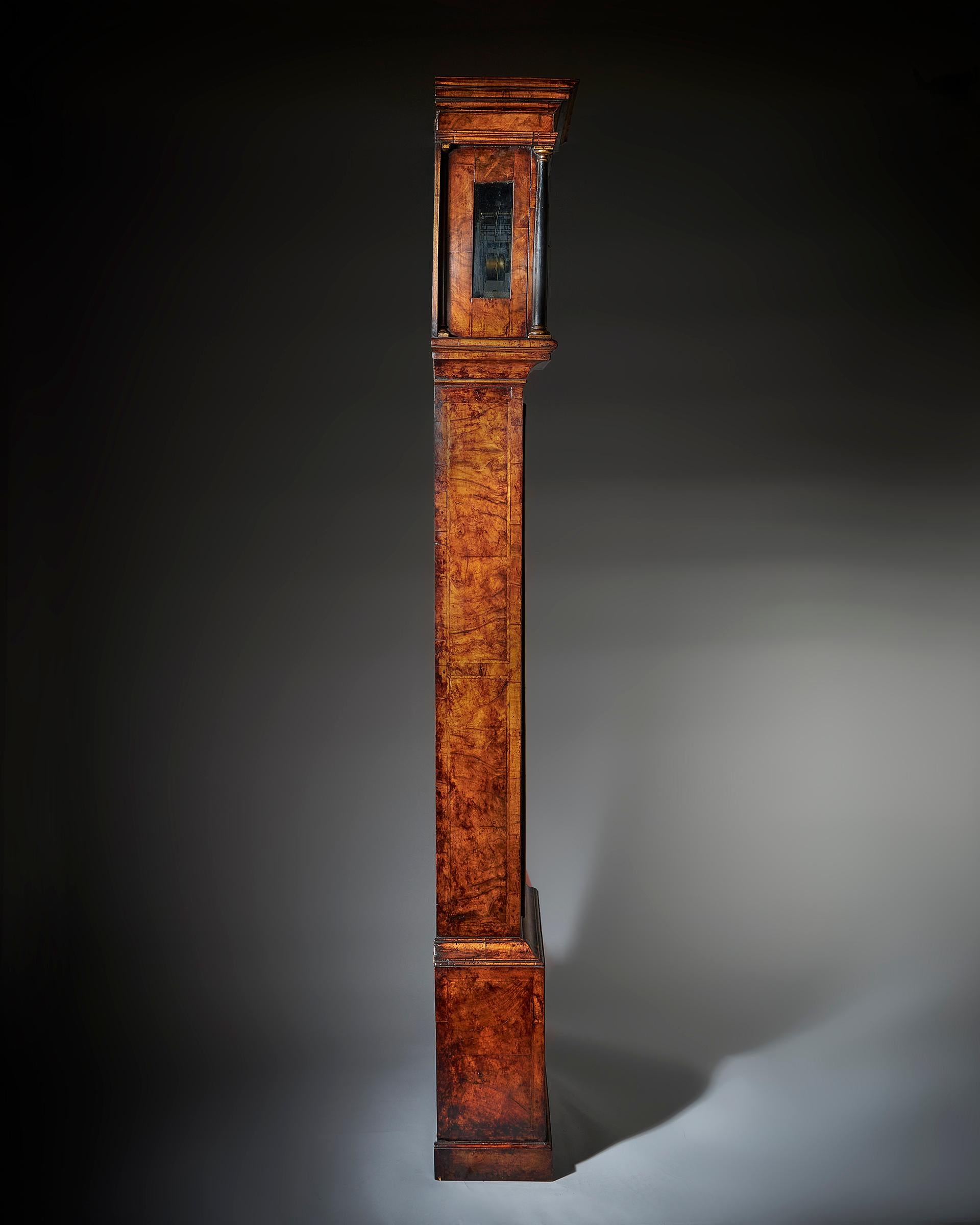 Fine 18th Century Queen Anne Burr Walnut Eight-Day Longcase Clock In Good Condition In Oxfordshire, United Kingdom