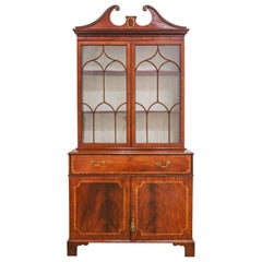 Un'elegante segretaria Regency scozzese del XVIII secolo in mogano e legno satinato intarsiato
