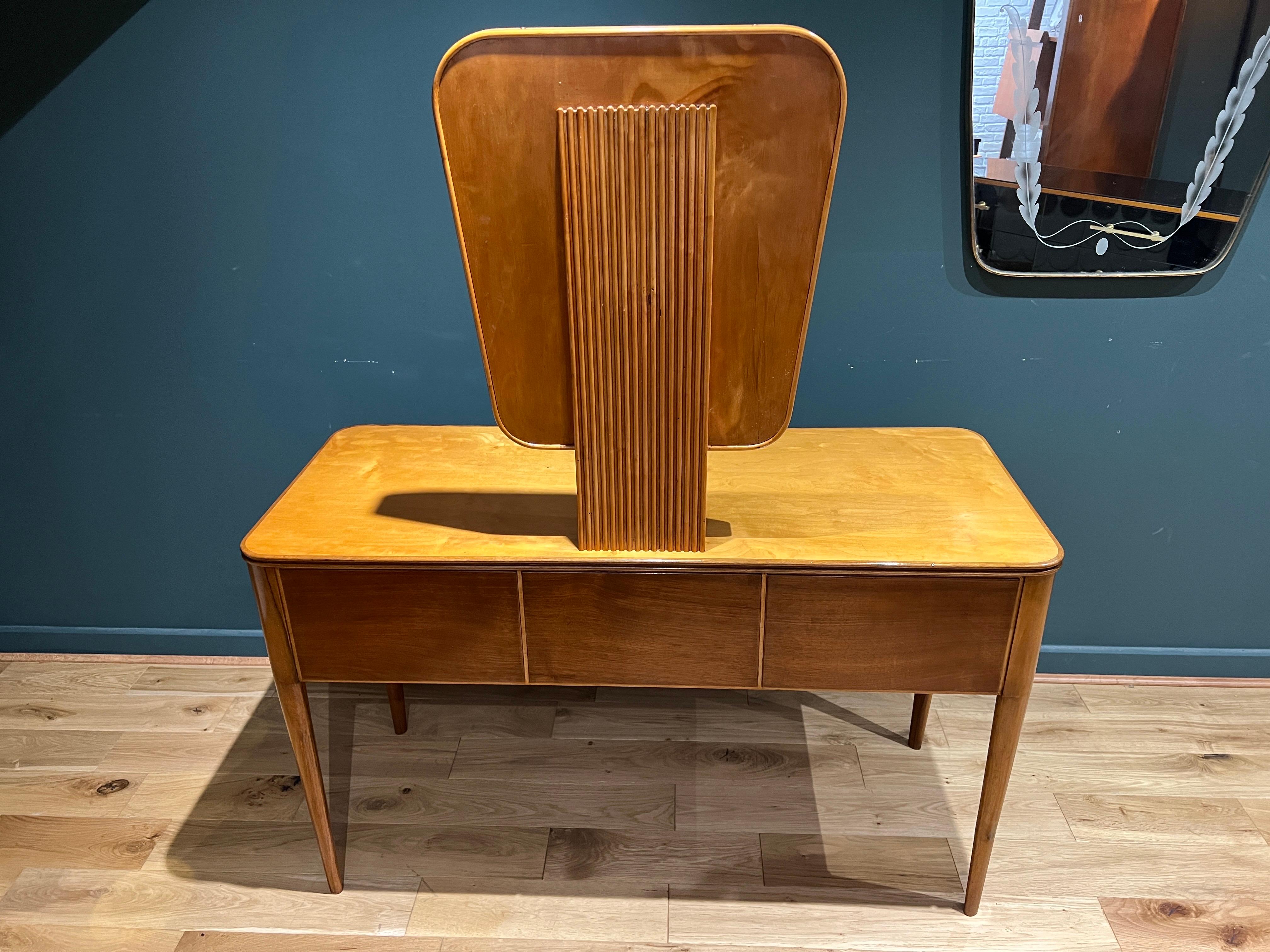 Fine 1950s Ulrich Dressing Table In Good Condition In London, GB