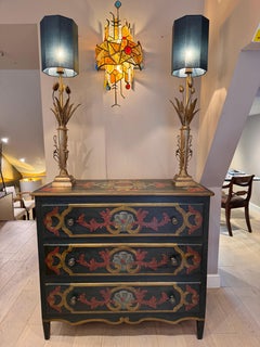 A fine 19C Tuscan painted with parcel gilt three drawers commode