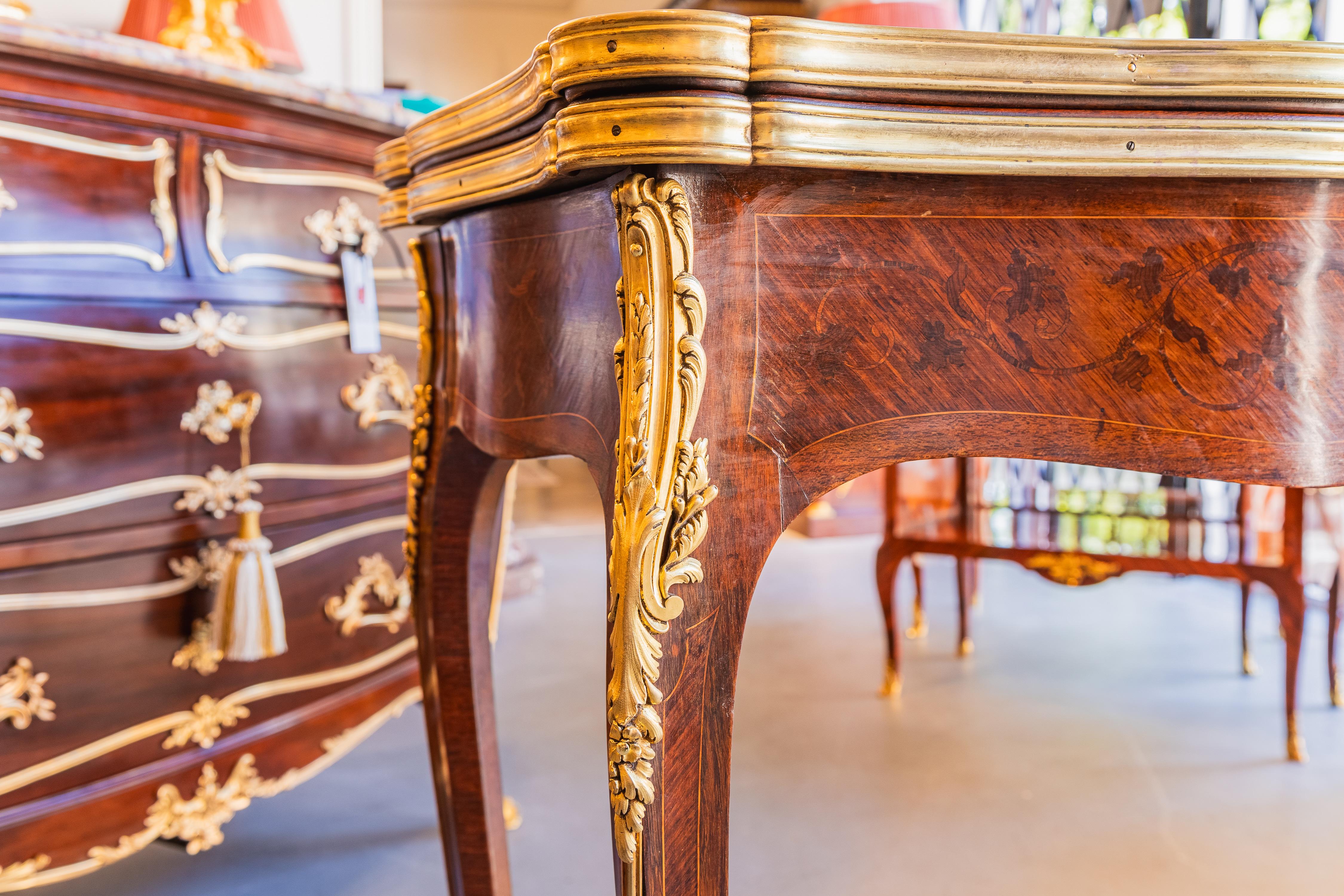 Belle Époque A.I.C., table à jeu française signée G. Durand. Marqueterie et bois de roi en vente