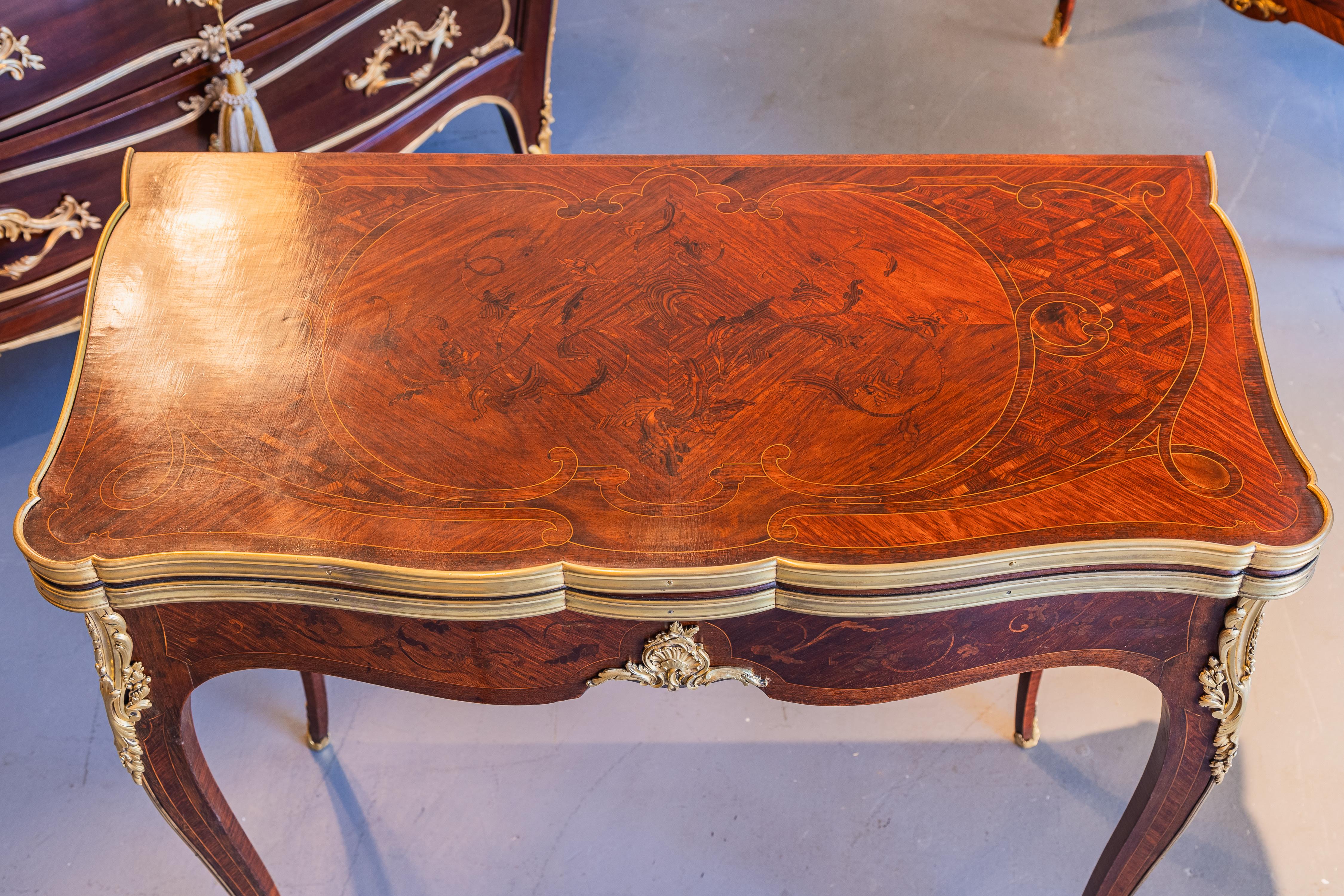 A.I.C., table à jeu française signée G. Durand. Marqueterie et bois de roi Bon état - En vente à Dallas, TX