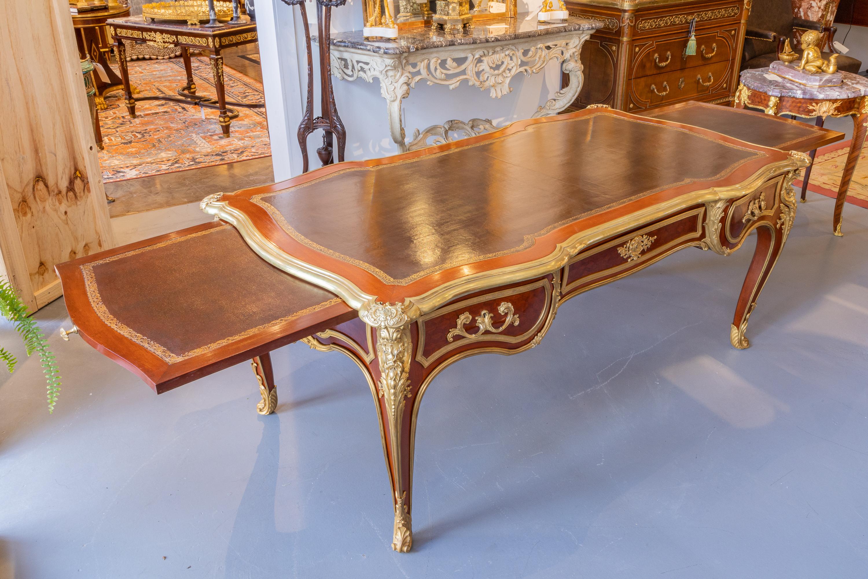 A fine 19th c French Louis XV signed Bureau Plat  For Sale 3