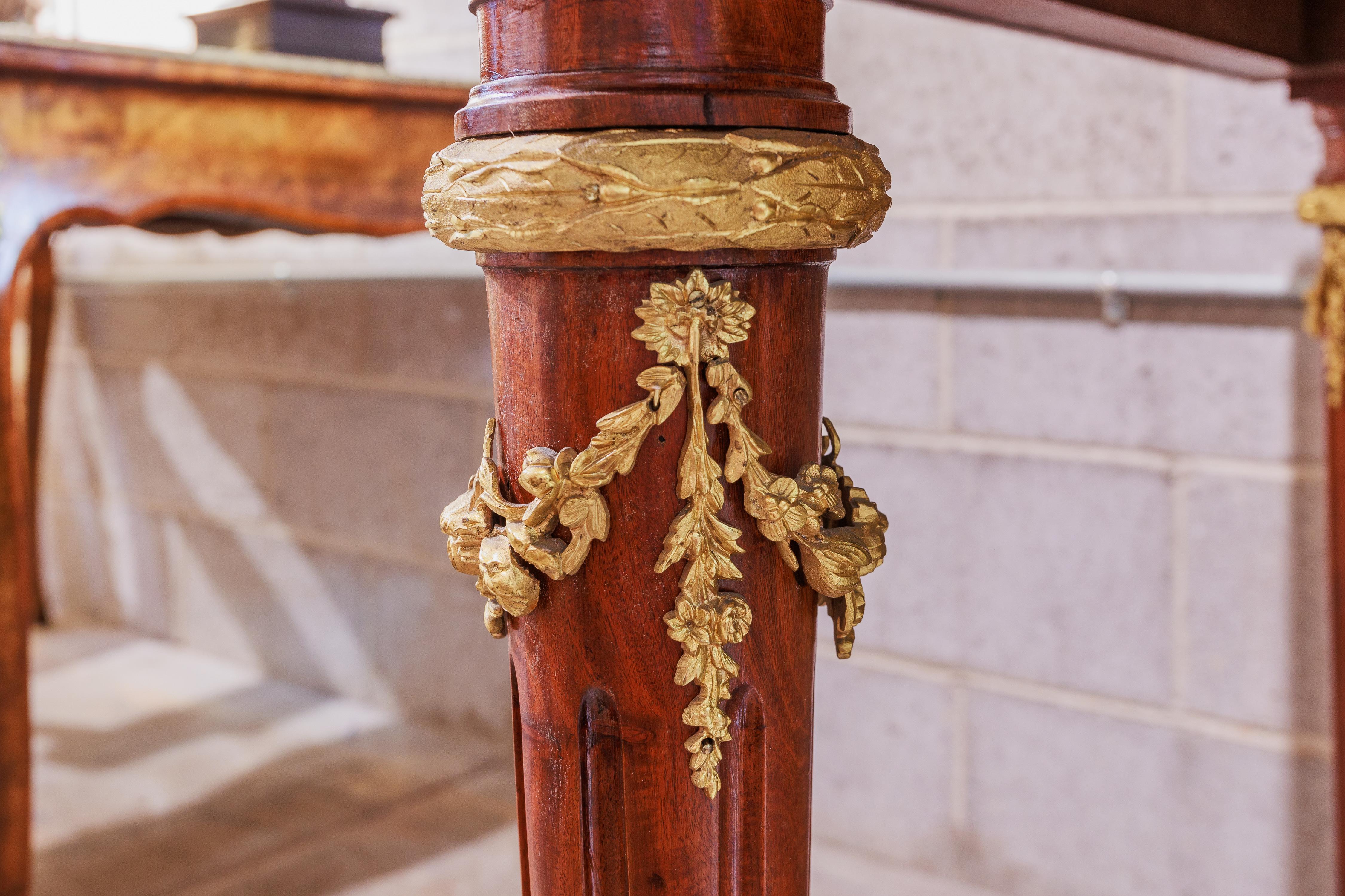 A fine 19th c French Louis XVI mahogany & gilt bronze mounted center hall table In Good Condition For Sale In Dallas, TX