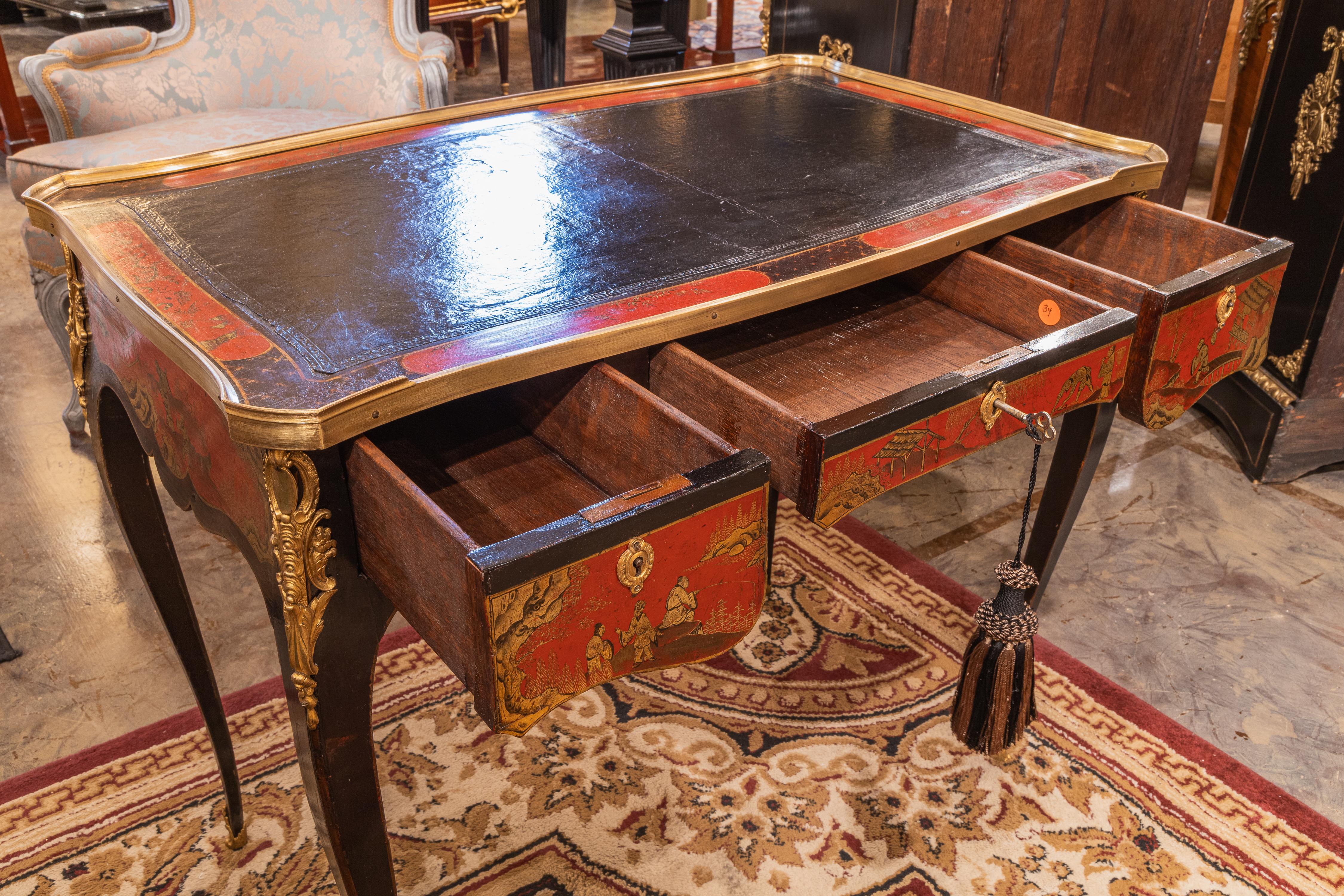 A fine 19th c French red lacquered Chinoiserie inspired writing desk In Good Condition For Sale In Dallas, TX