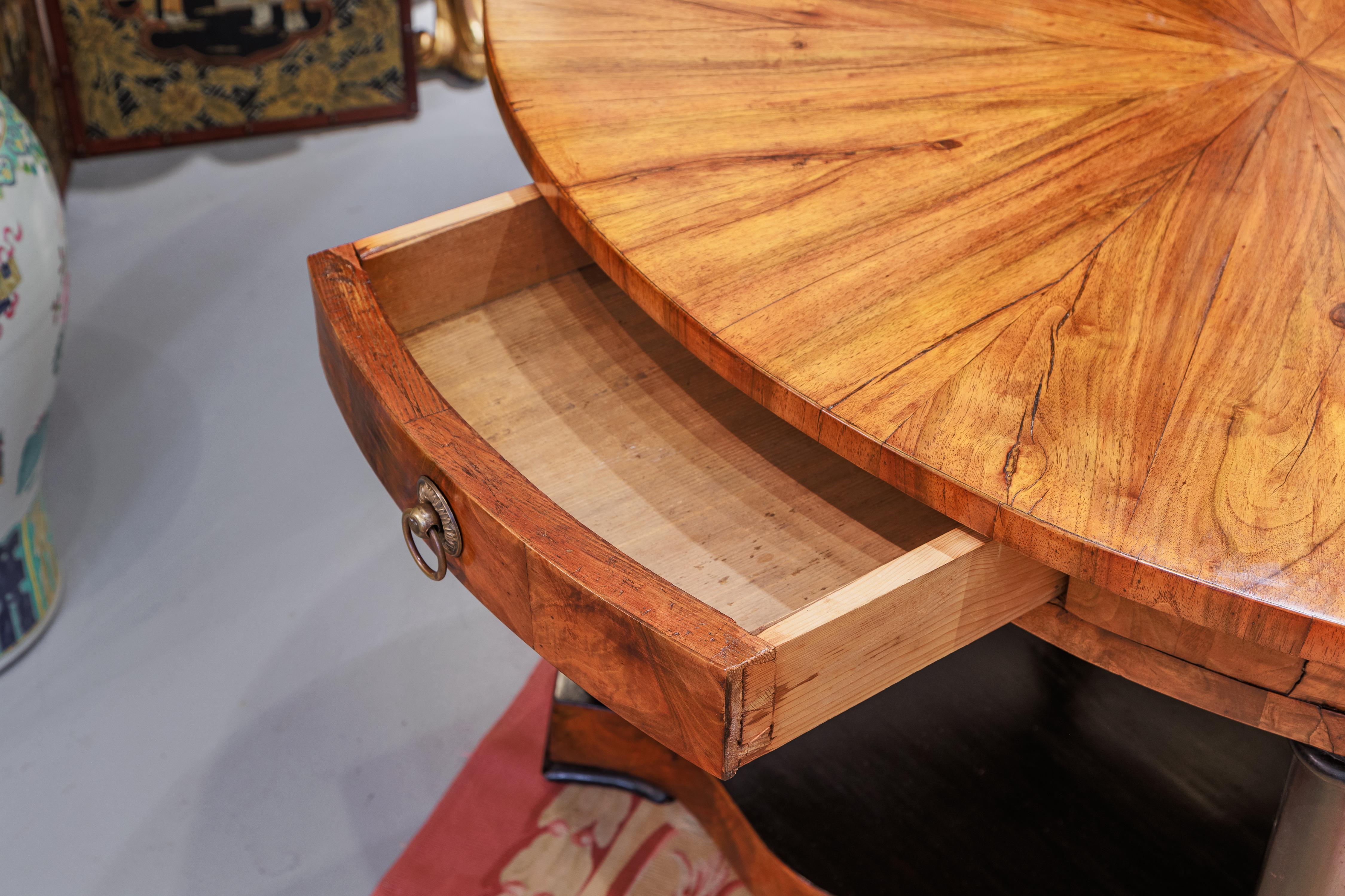 A fine 19th century Austrian Biedermeier walnut and ebonized centertable For Sale 1