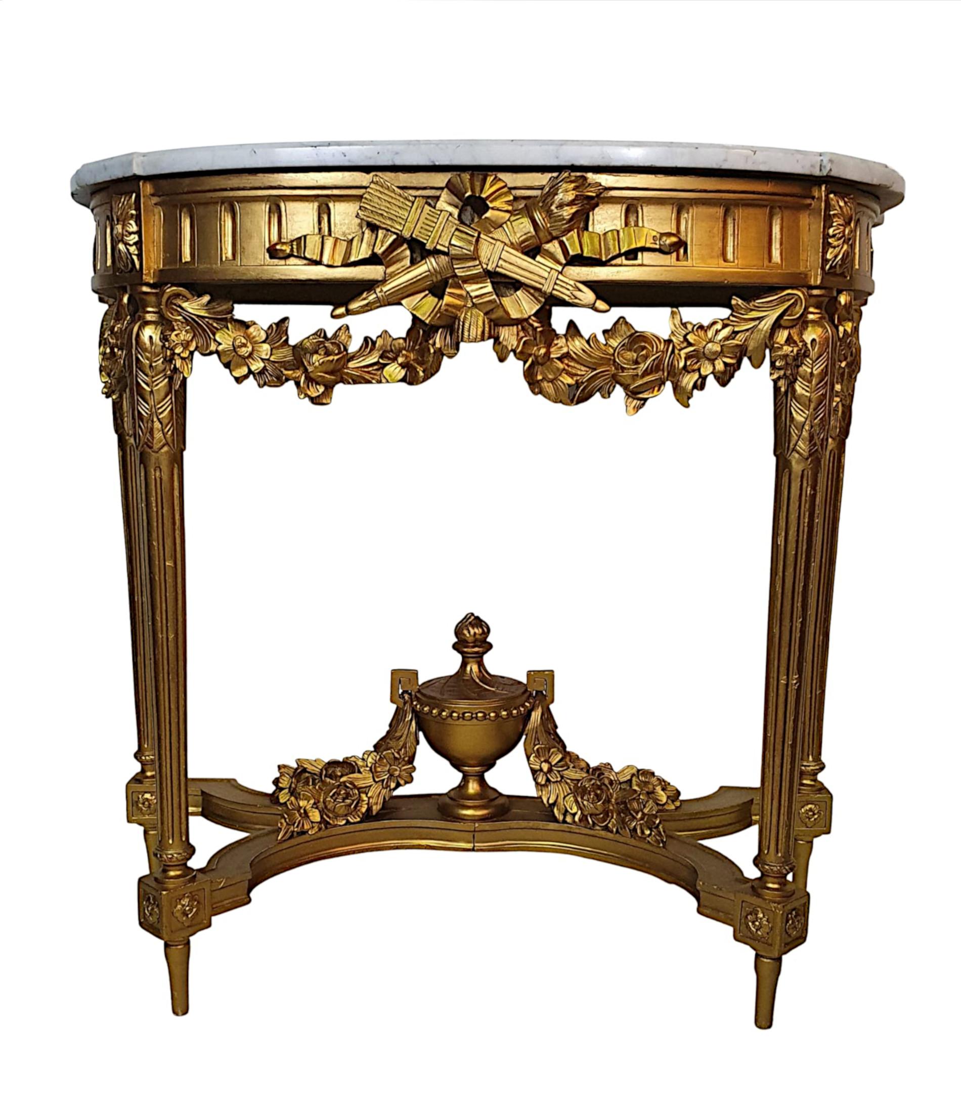 Français Table console en bois doré avec plateau en marbre blanc de Carrare du 19ème siècle en vente