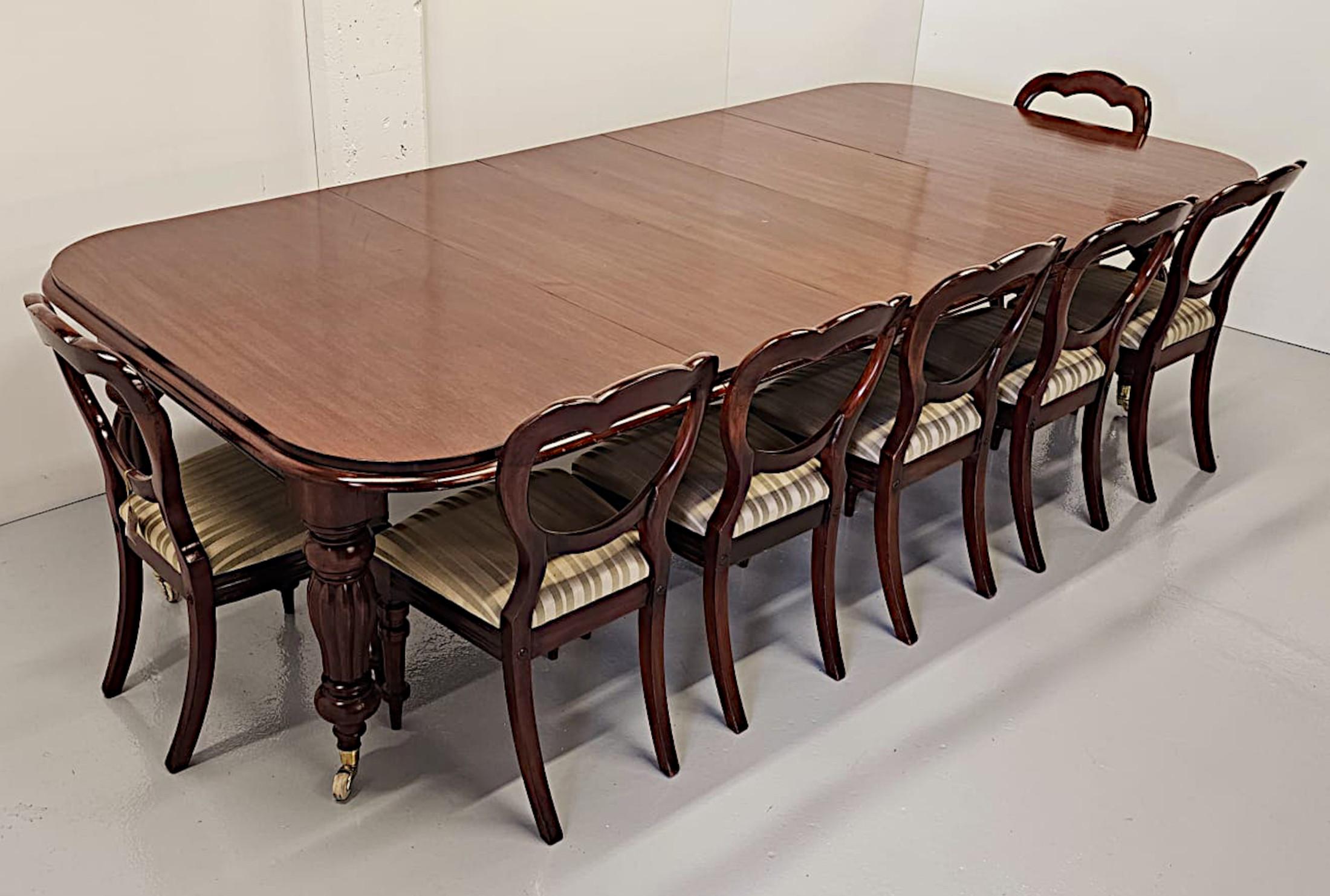  A Fine 19th Century Dining Table  For Sale 6