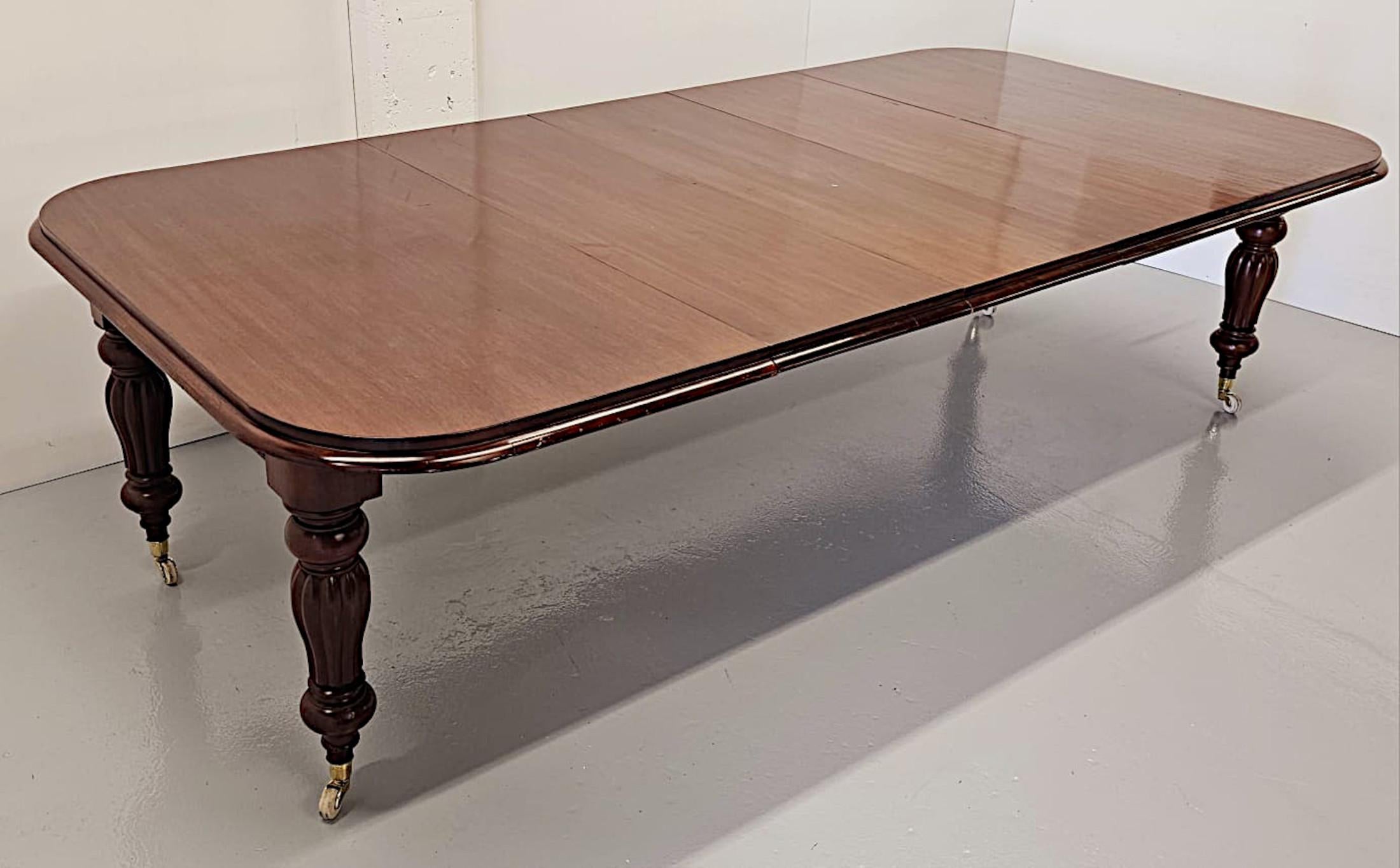  A Fine 19th Century Dining Table  For Sale 2
