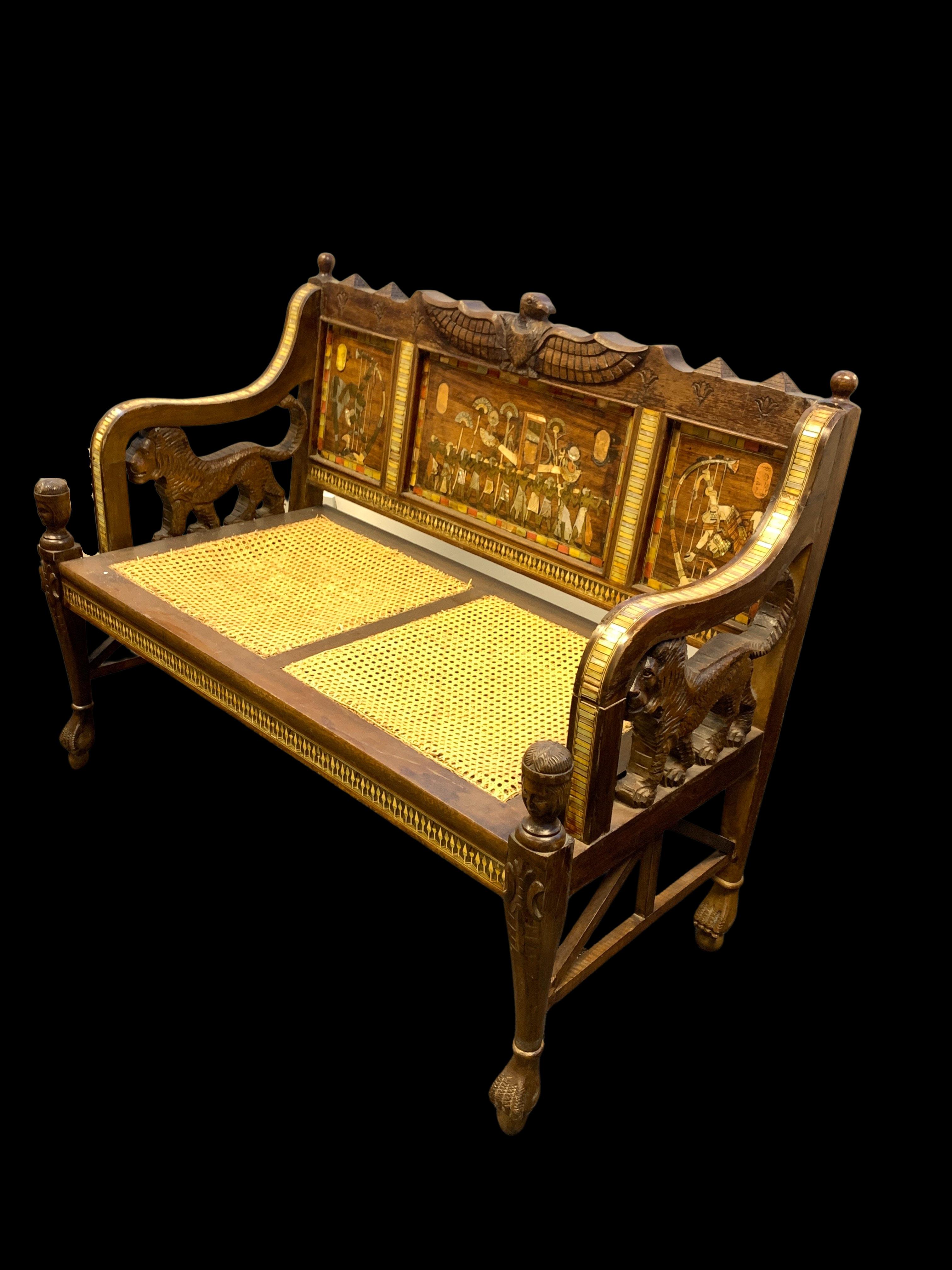 Set aus drei Möbeln im ägyptischen Stil des 19. Jahrhunderts, 19. Jahrhundert im Angebot 11