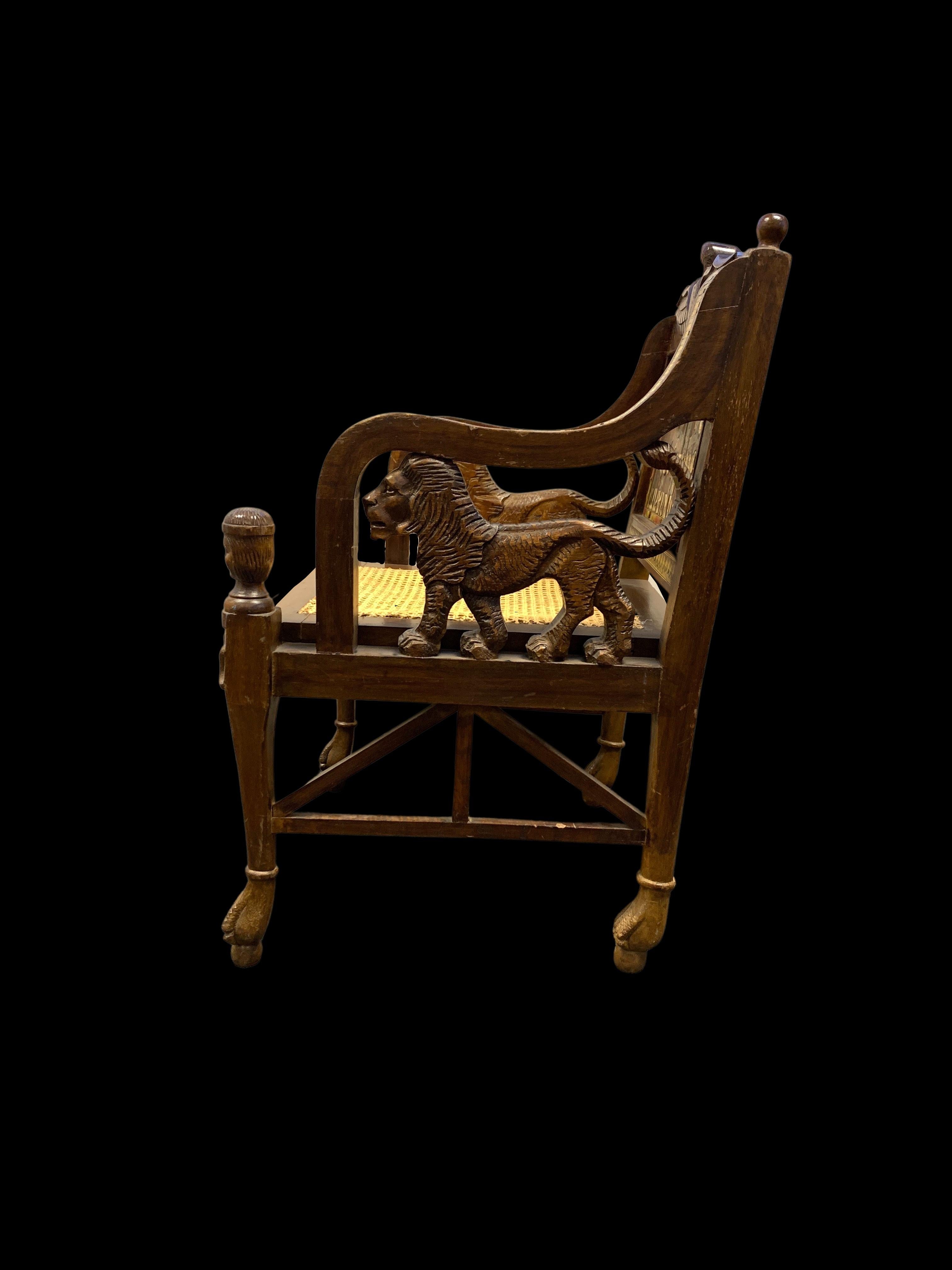 Set aus drei Möbeln im ägyptischen Stil des 19. Jahrhunderts, 19. Jahrhundert im Zustand „Gut“ im Angebot in London, GB