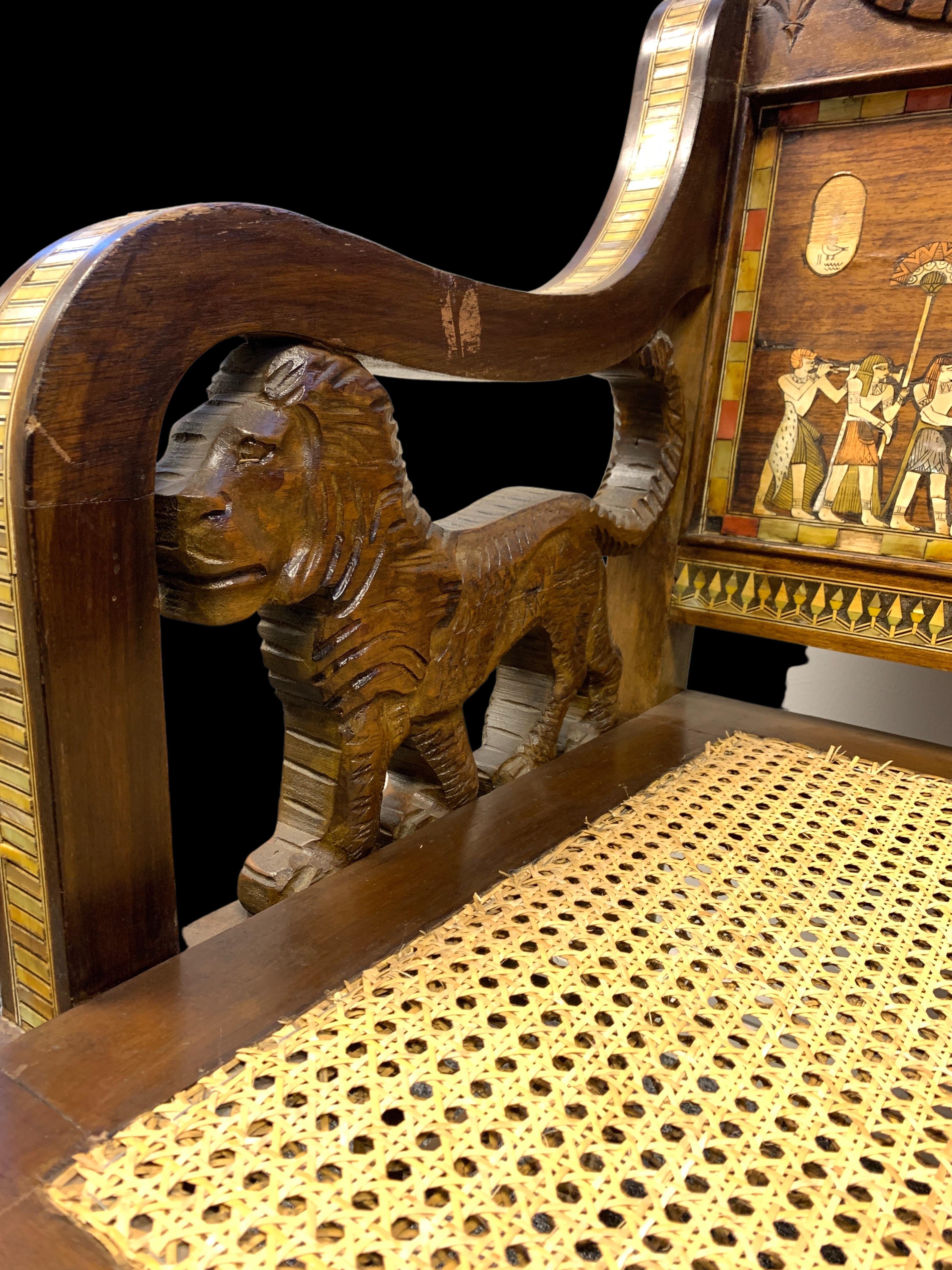 Set aus drei Möbeln im ägyptischen Stil des 19. Jahrhunderts, 19. Jahrhundert im Angebot 2