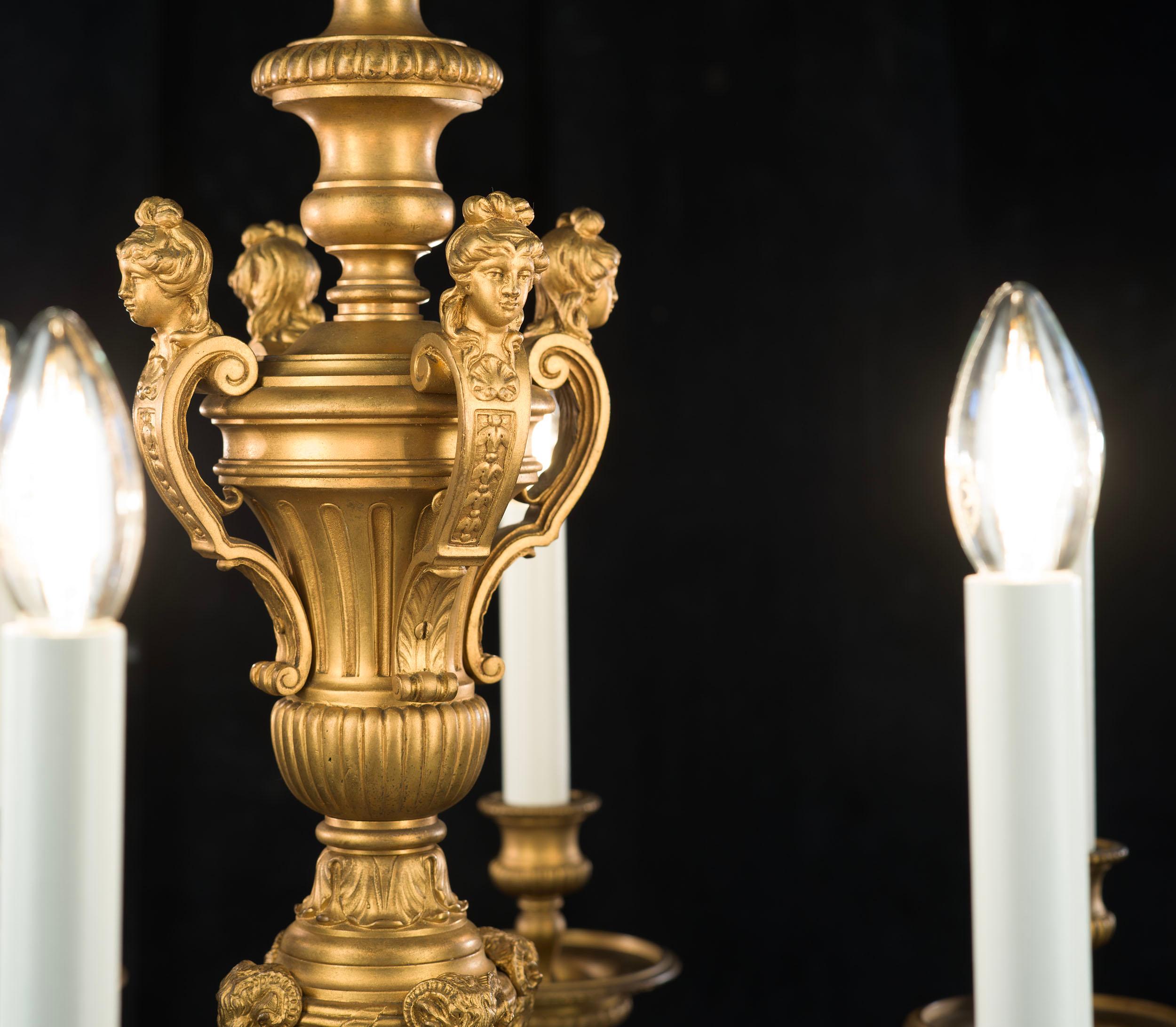 Raffinato lampadario francese in bronzo dorato e ormeggio del XIX secolo In condizioni buone in vendita a London, GB