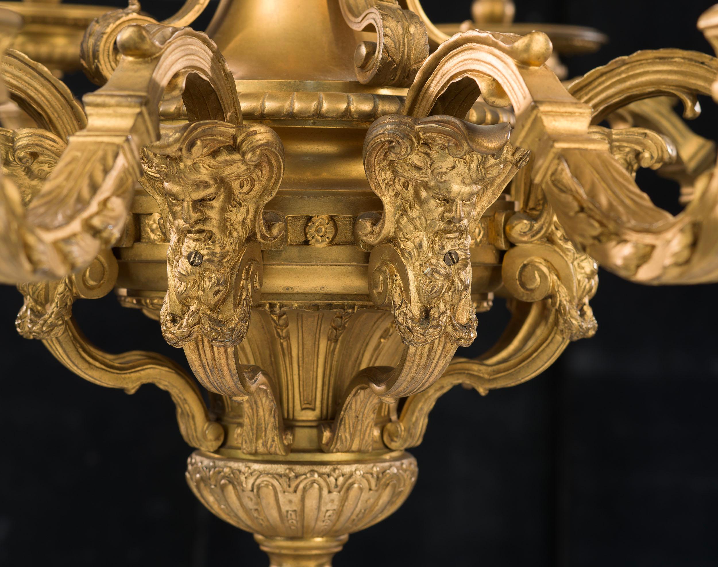 Similoro Raffinato lampadario francese in bronzo dorato e ormeggio del XIX secolo in vendita