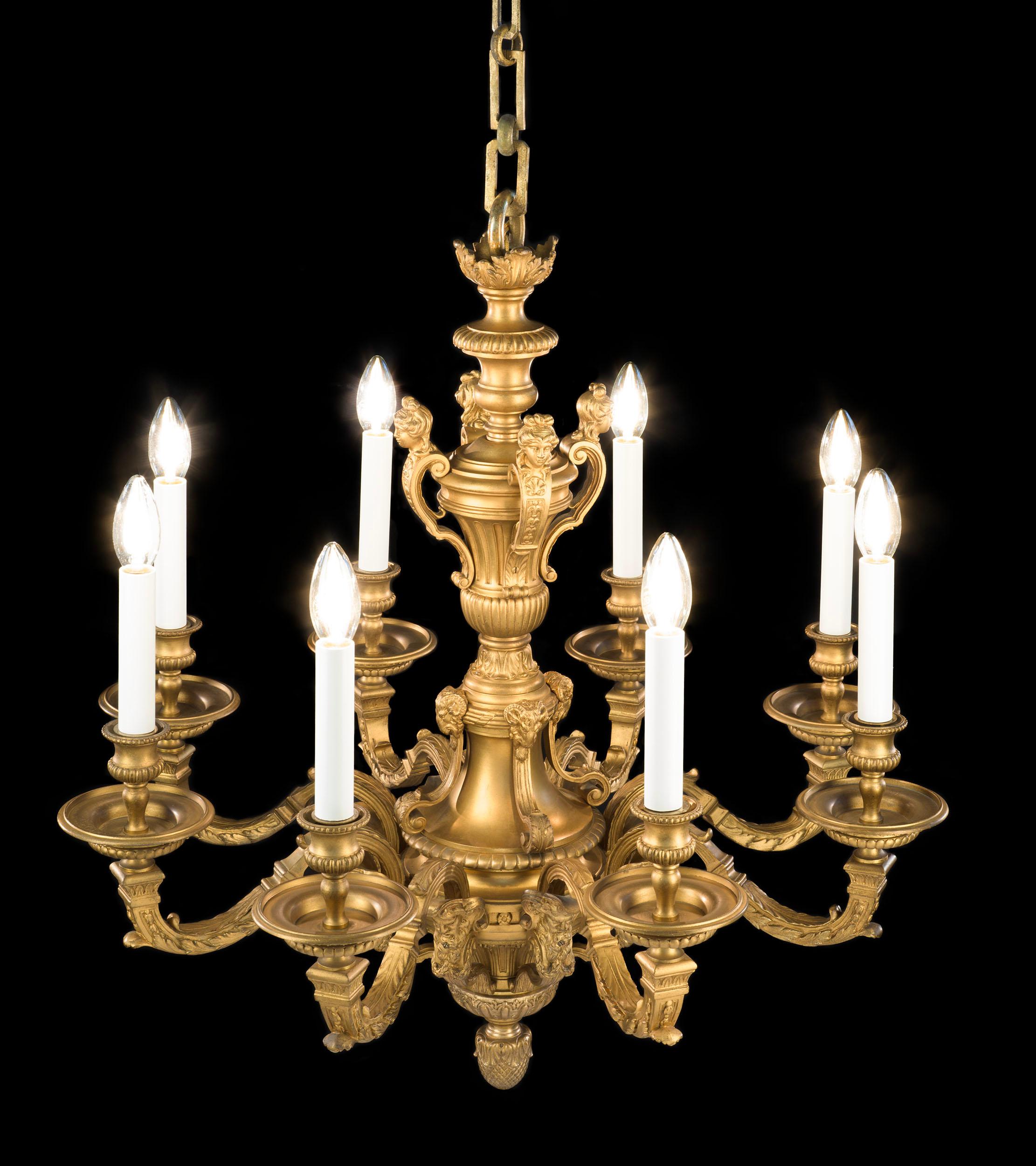 Raffinato lampadario francese in bronzo dorato e ormeggio del XIX secolo in vendita 1