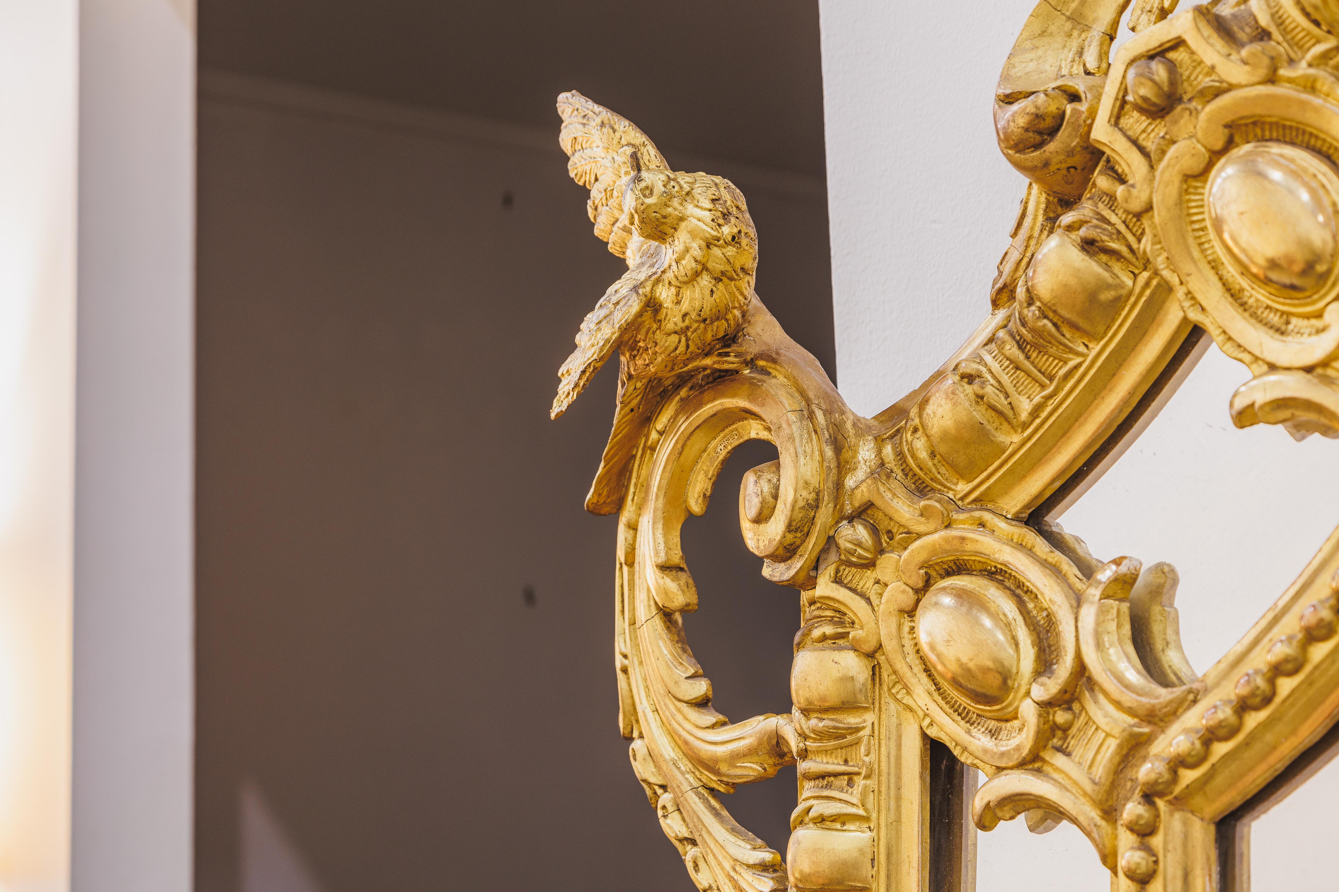 Luigi XV Pregevole specchio francese del XIX secolo intagliato e dorato di grandi dimensioni Napoleone 111 in vendita