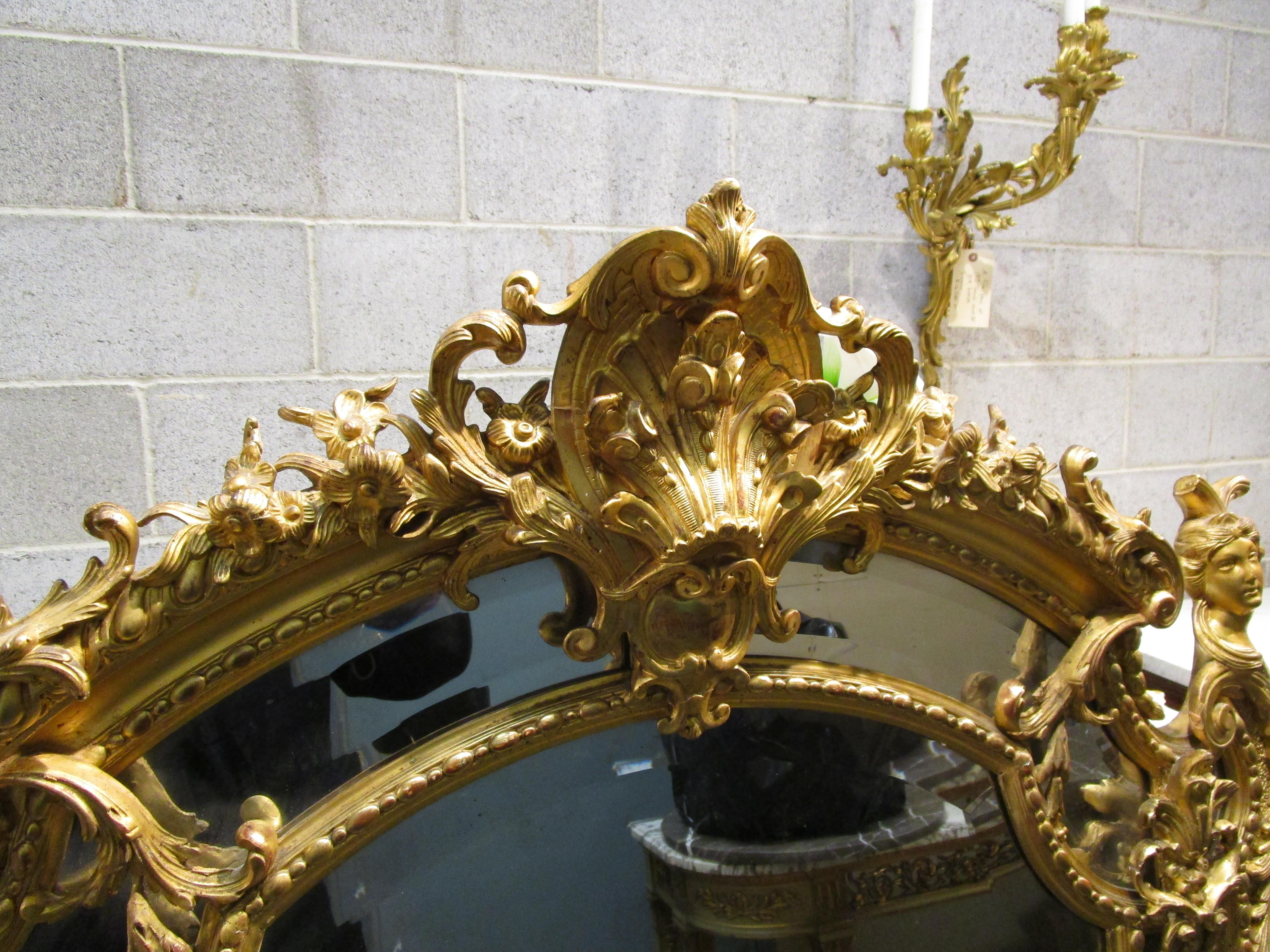 Hand-Carved Fine 19th Century French Gilt Carved Mirror, Finest Carving and Details For Sale