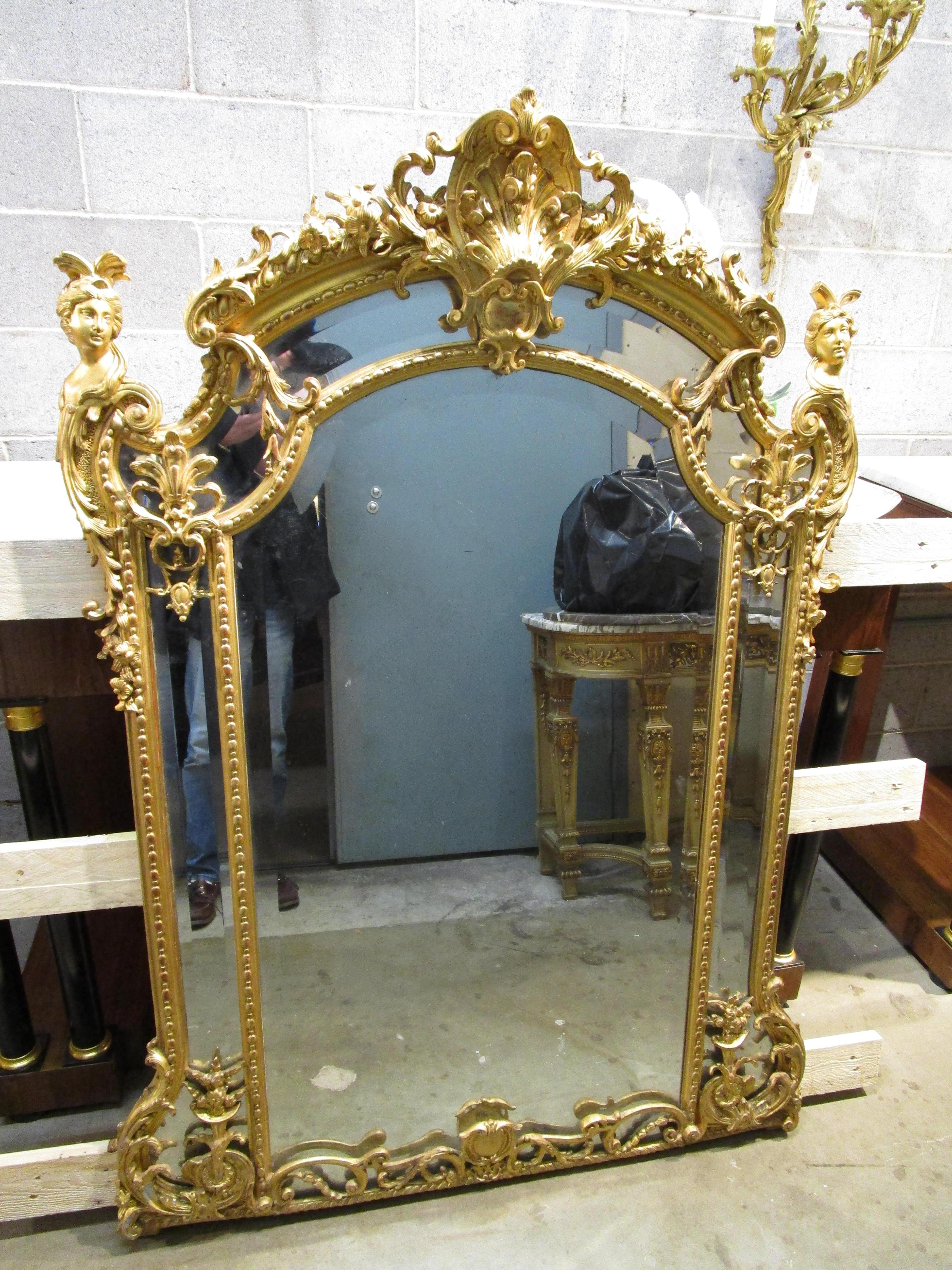 Fine 19th Century French Gilt Carved Mirror, Finest Carving and Details For Sale 2