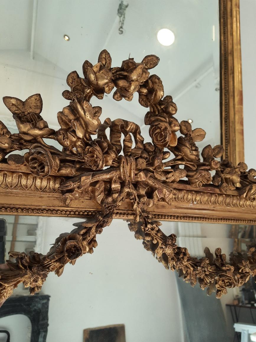Hand-Carved Fine 19th Century French Louis XVI Carved and Gilt Mirror For Sale