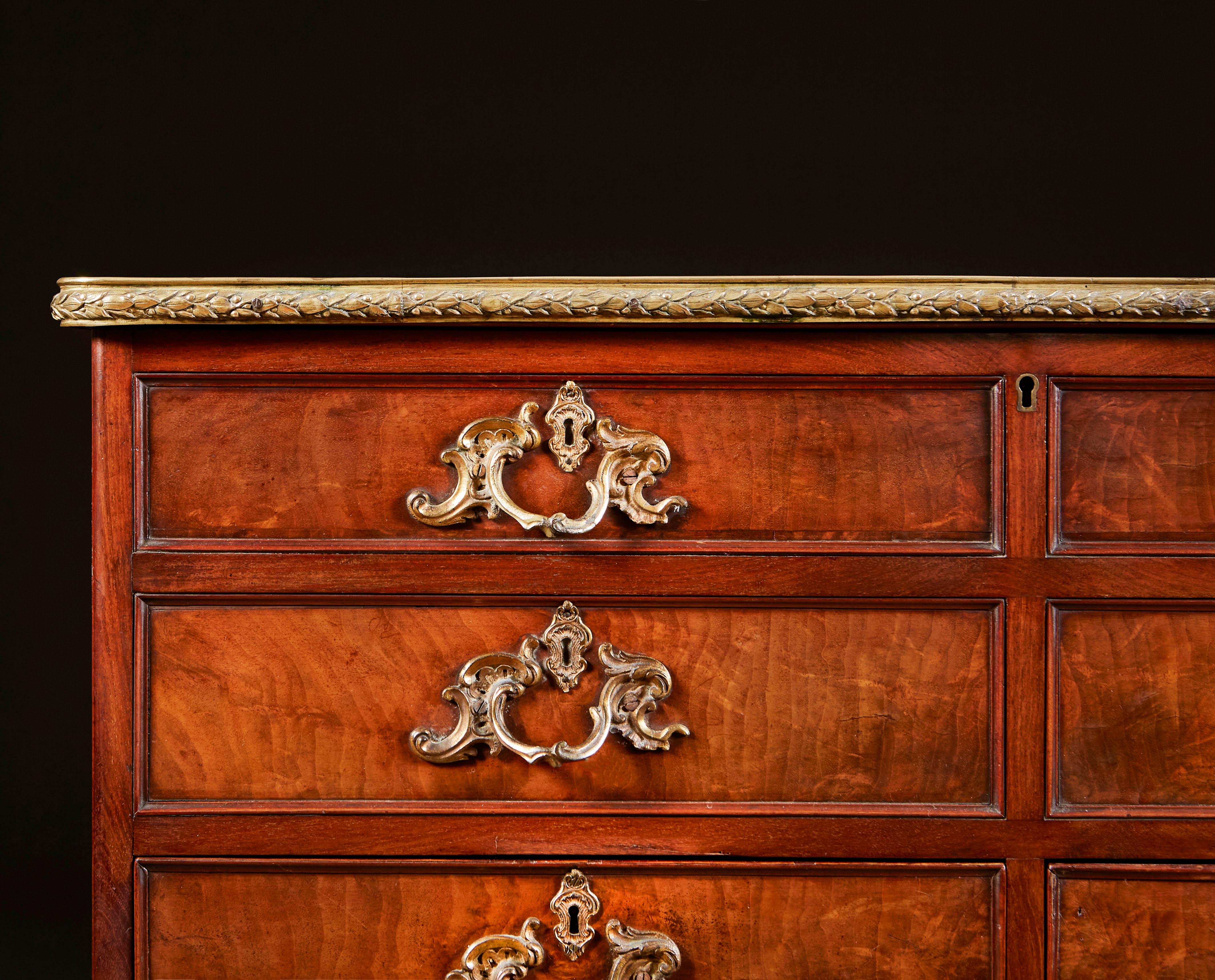 Fine 19th Century Mahogany Chest of Drawers In Good Condition For Sale In London, GB