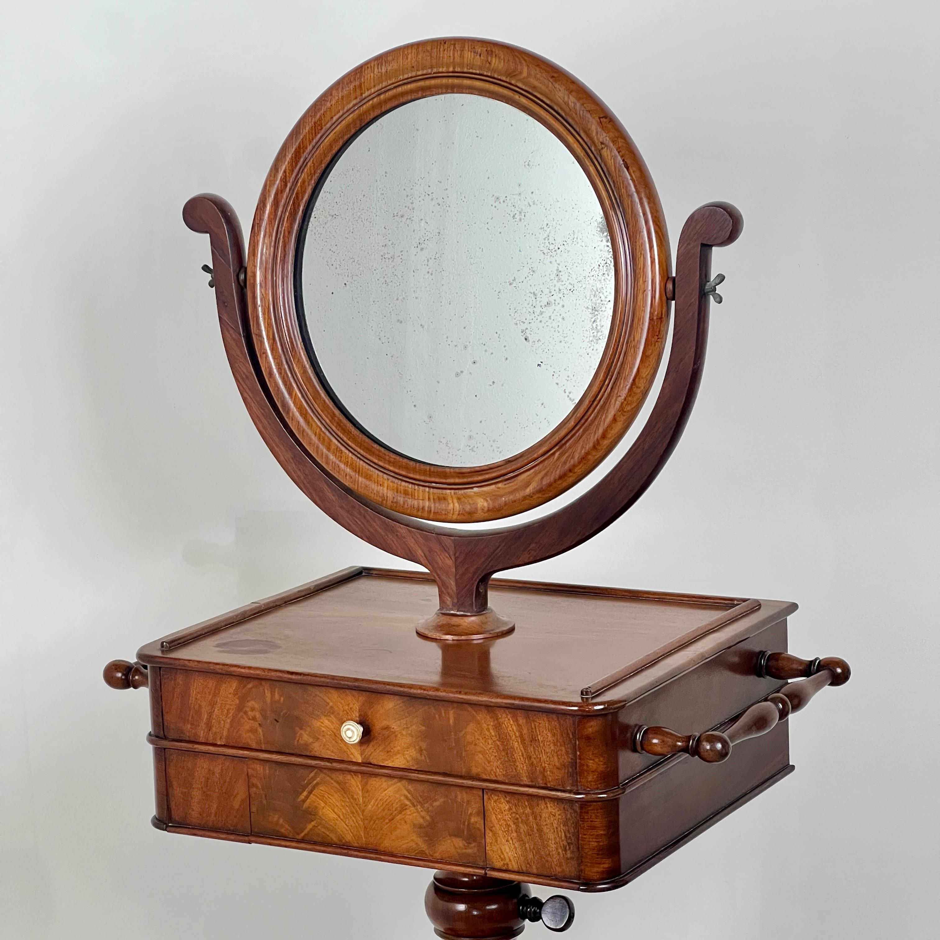 Hand-Crafted A Fine 19Th Century Mahogany Shaving Stand