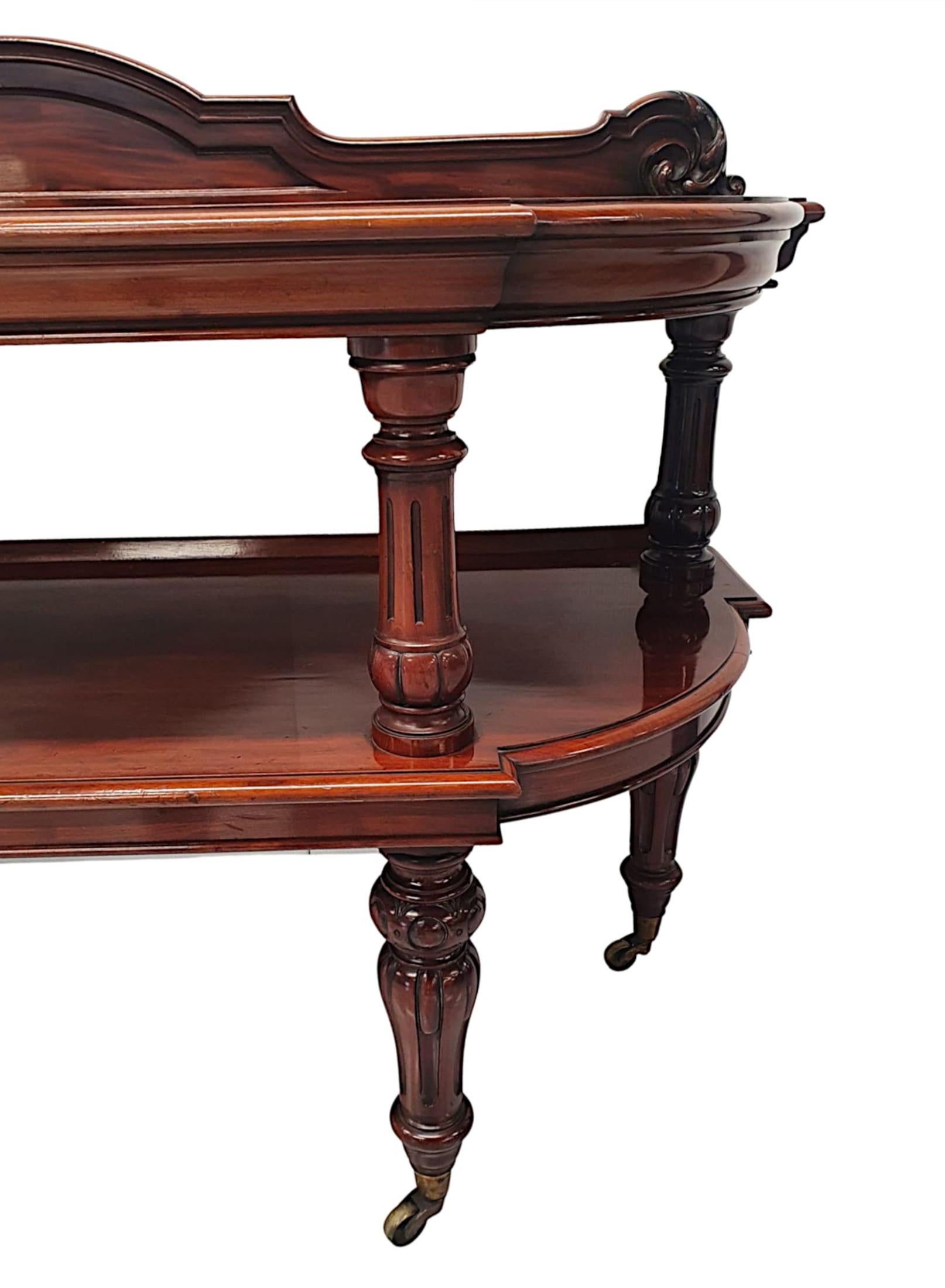 XIXe siècle Table d'appoint ou de service du 19ème siècle dans le style de Gillows of Lancaster en vente