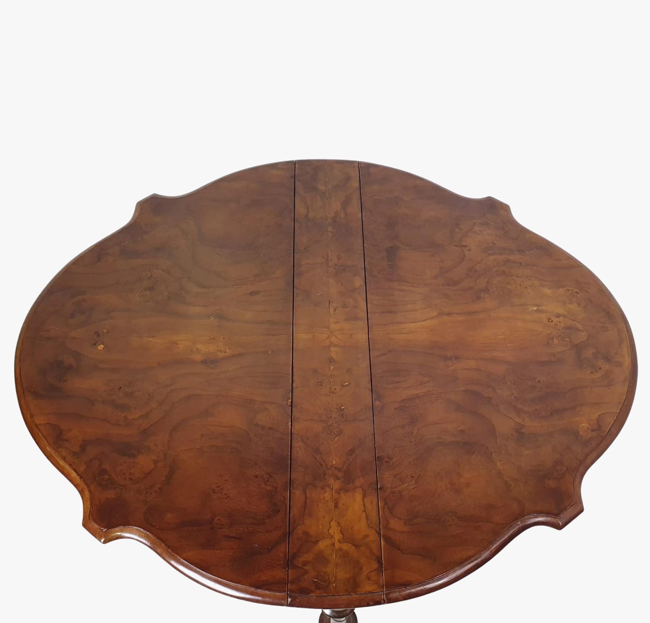 Fine 19th Century Walnut Large Size Sutherland Table In Good Condition For Sale In Dublin, IE