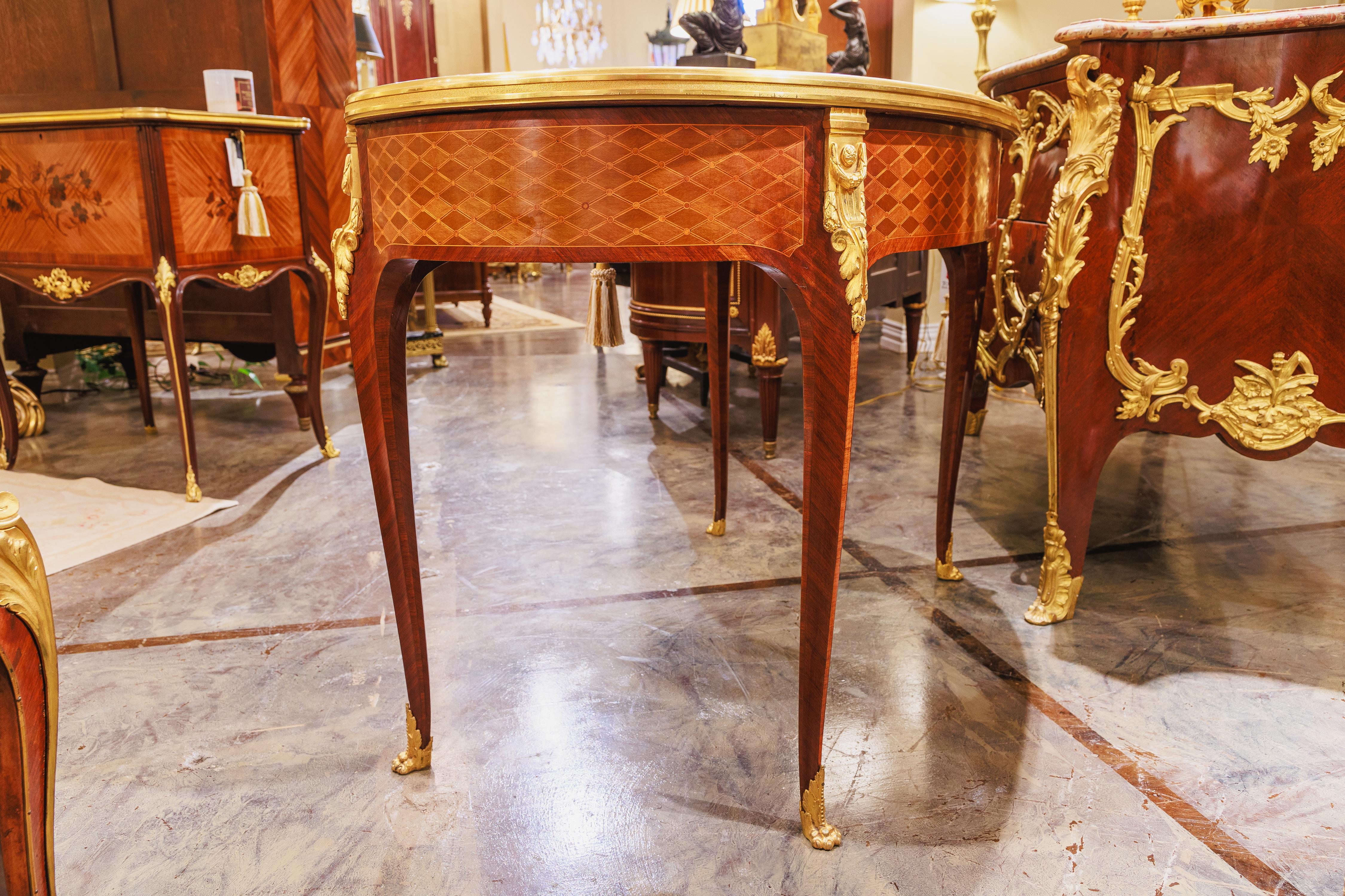 XIX secolo Pregevole scrittoio francese Luigi XVI in legno di Sormani, bronzo dorato. in vendita