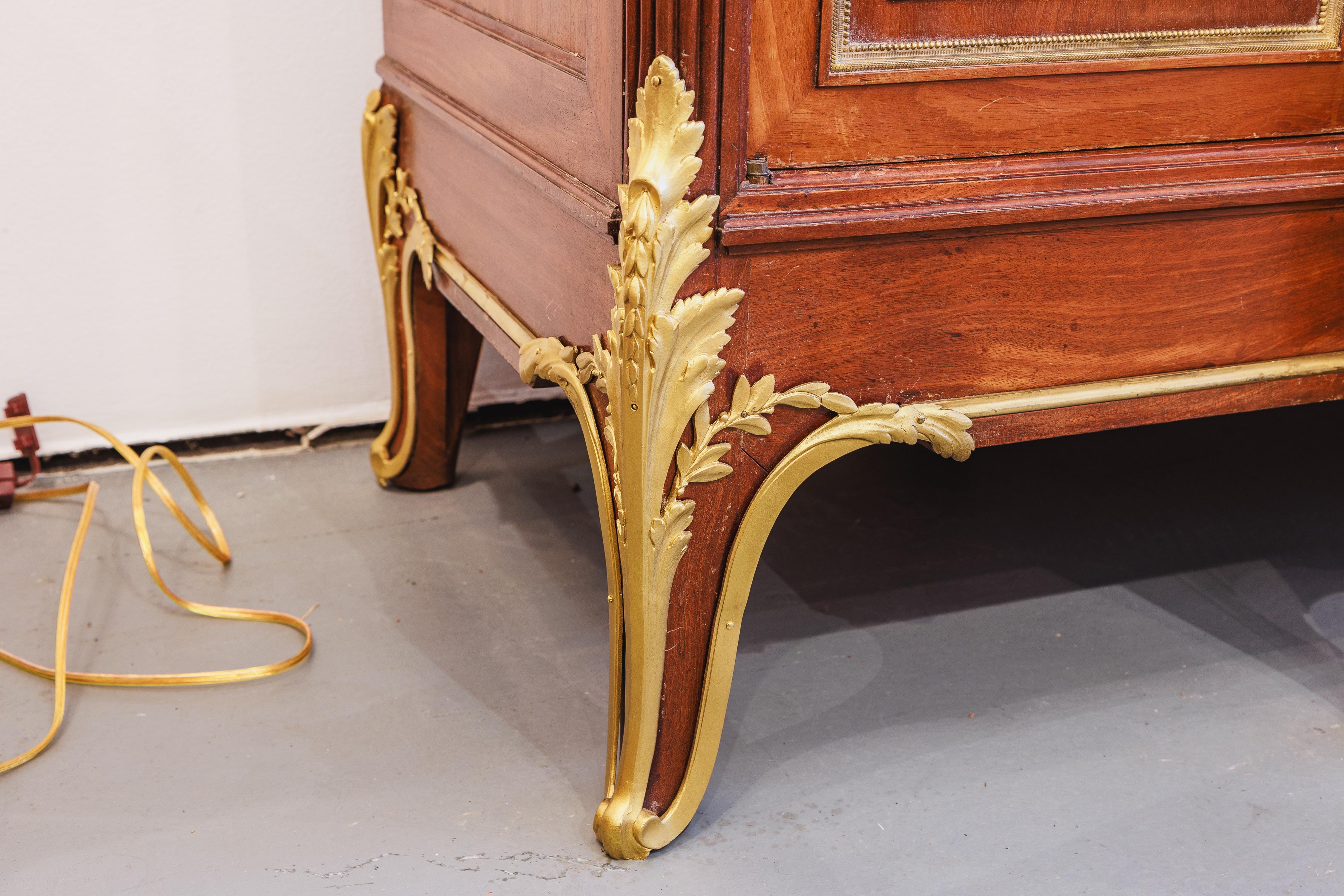 Gilt A  fine 19thc French kingwood and gilt bronze mounted vitrine by Haentges Freres For Sale