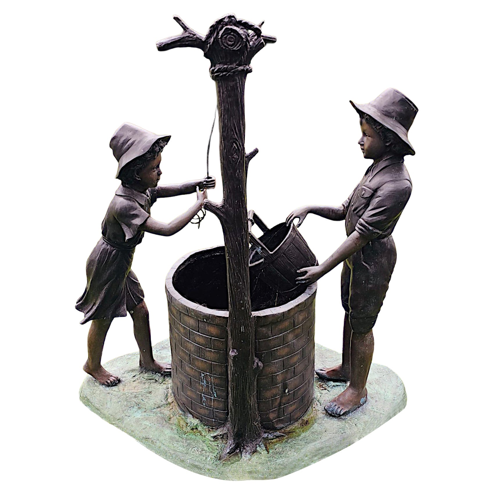 Sculpture de jardin figurative en bronze du 20e siècle représentant des enfants près d'un puits en vente