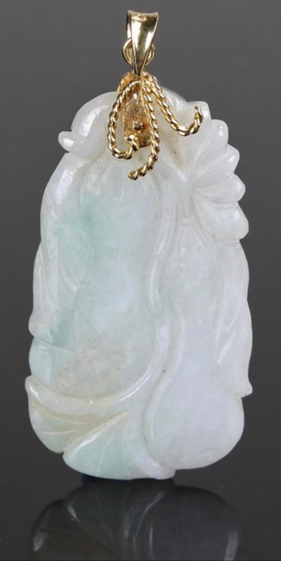 A Fine A Grade Apple green Jade Jadeite Pendant carving of a Eggplant  For Sale 1