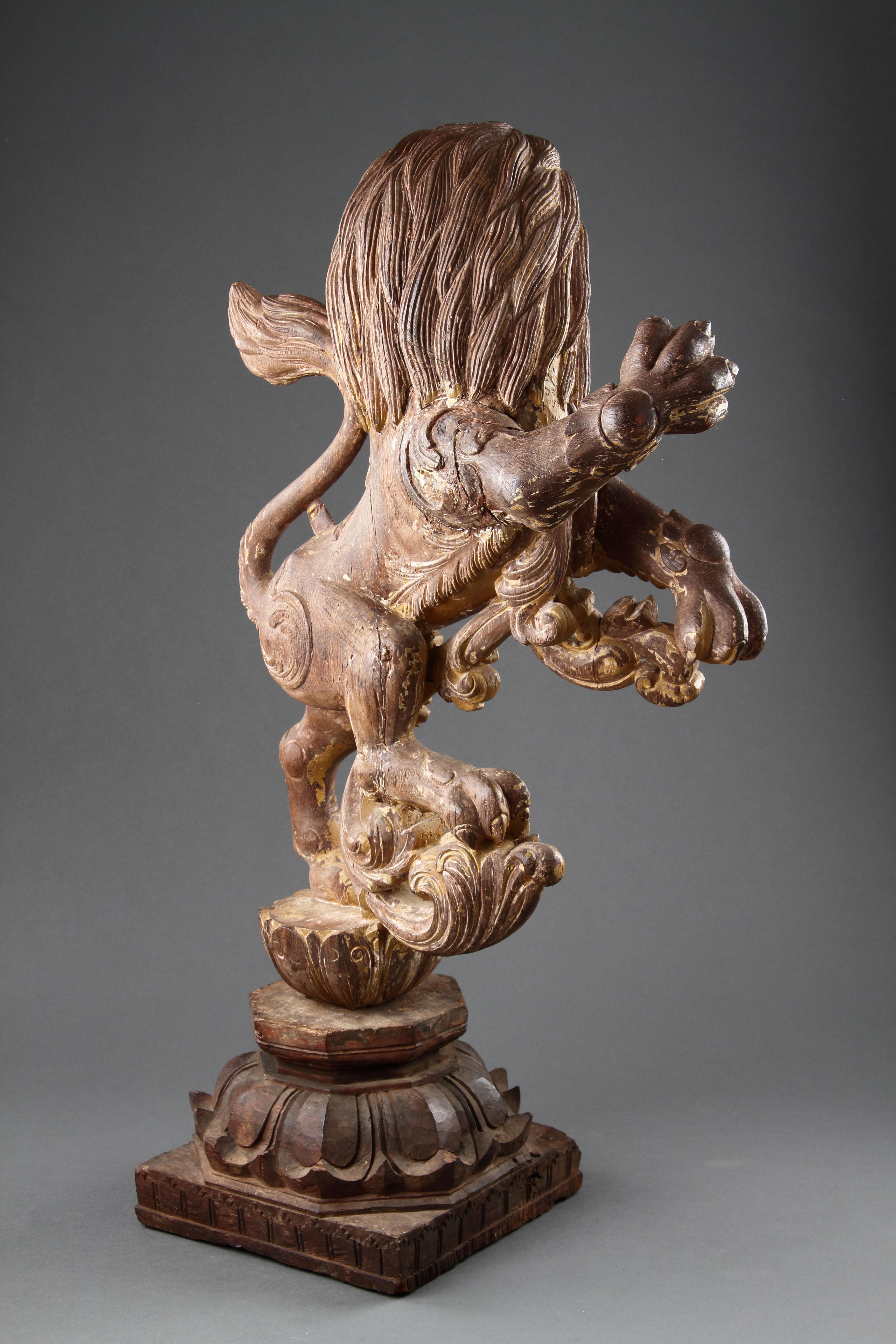 A Fine and Decorative Pair of Rampant Lions In Fair Condition For Sale In London, GB