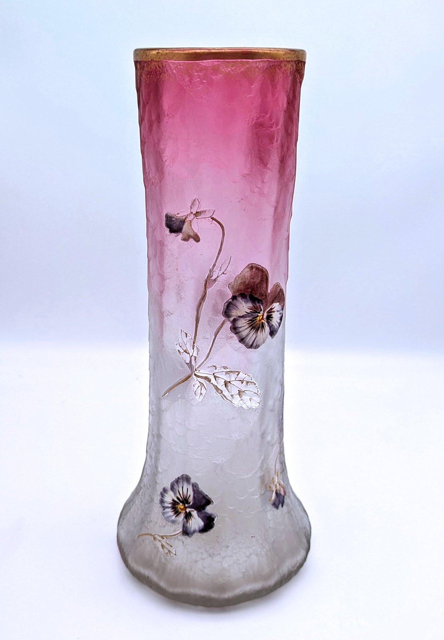 Eine feine und frühe Vase aus säuregeätztem Glas im Jugendstil mit Schalen aus Glas mit Schalen von Legras & Cie (Art nouveau) im Angebot