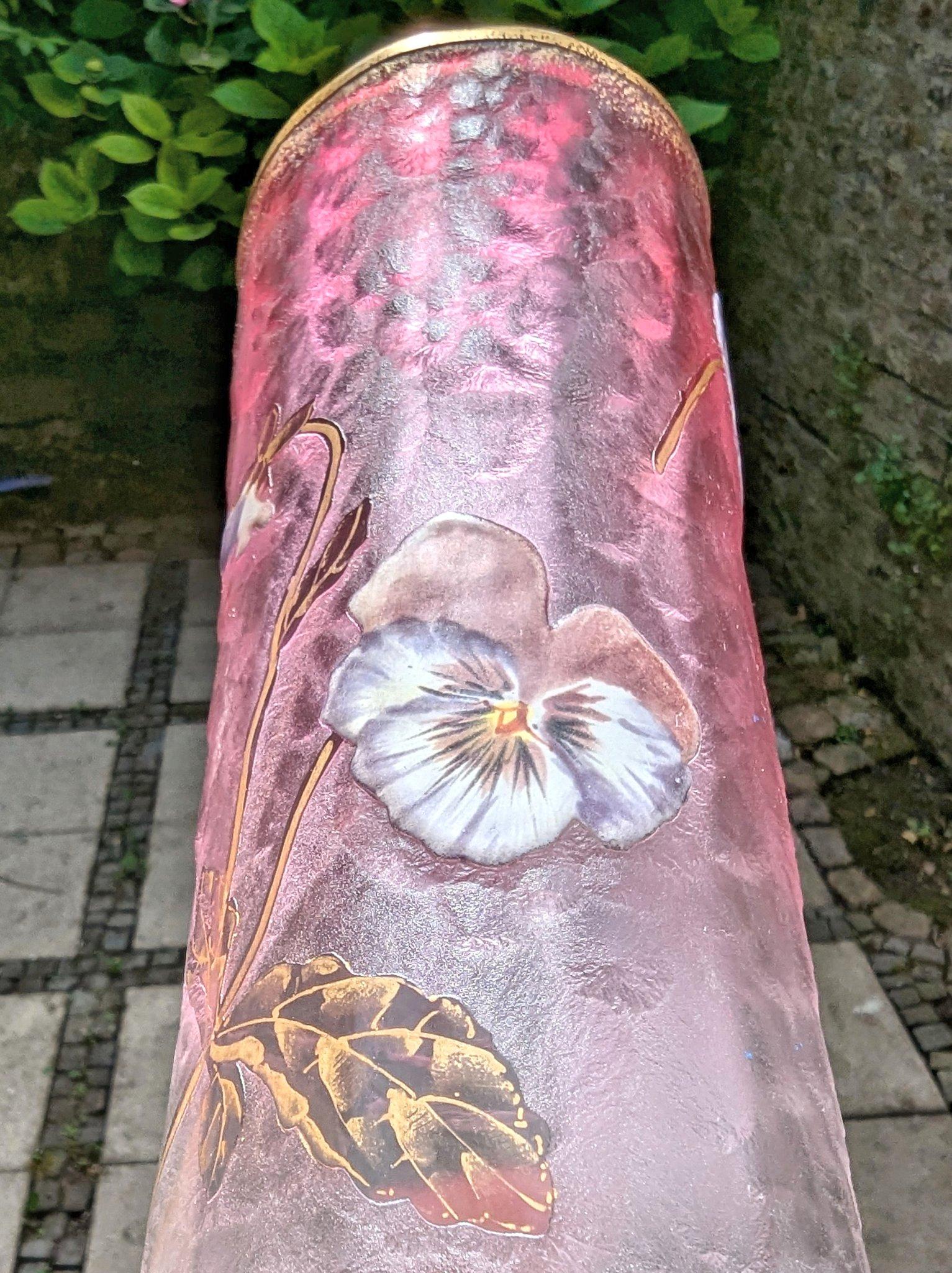 Eine feine und frühe Vase aus säuregeätztem Glas im Jugendstil mit Schalen aus Glas mit Schalen von Legras & Cie (Spätes 19. Jahrhundert) im Angebot