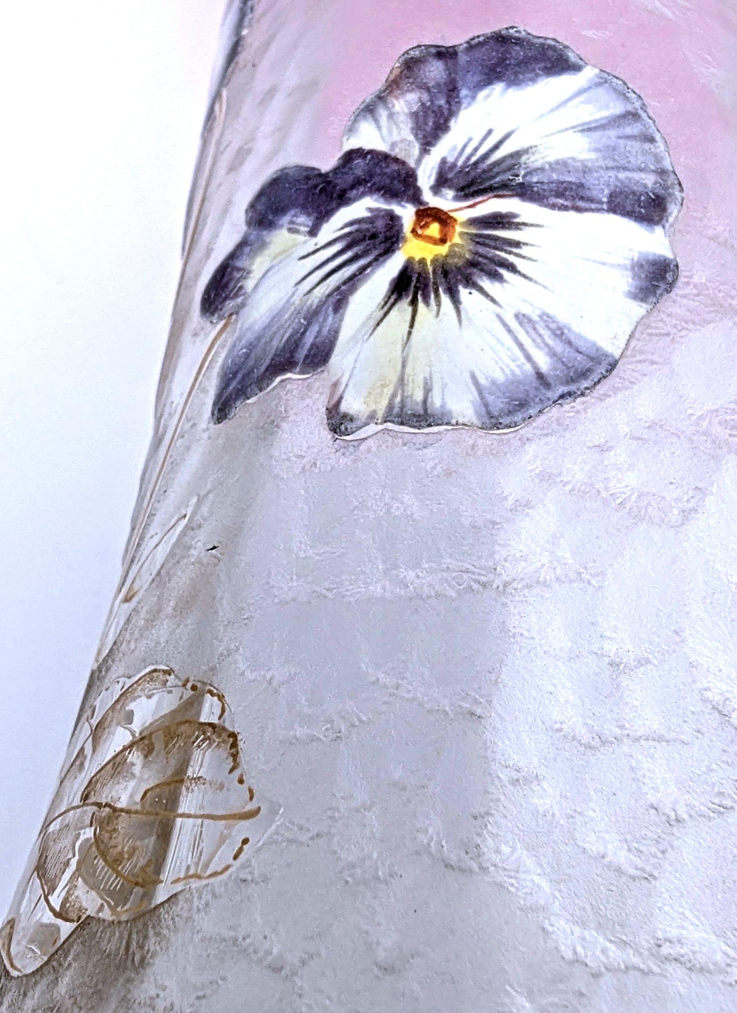Eine feine und frühe Vase aus säuregeätztem Glas im Jugendstil mit Schalen aus Glas mit Schalen von Legras & Cie (Französisch) im Angebot
